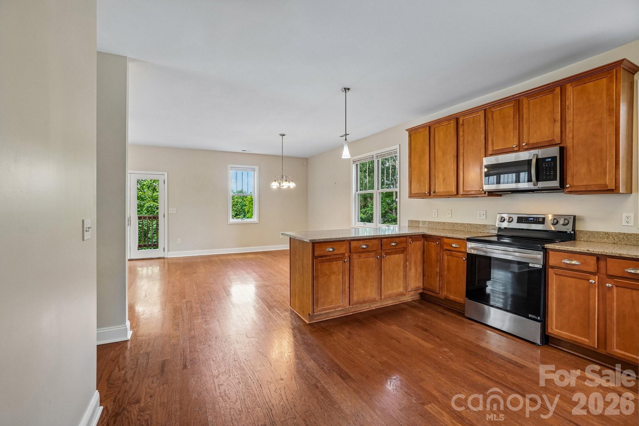 25 Houston Street Property Photo 14