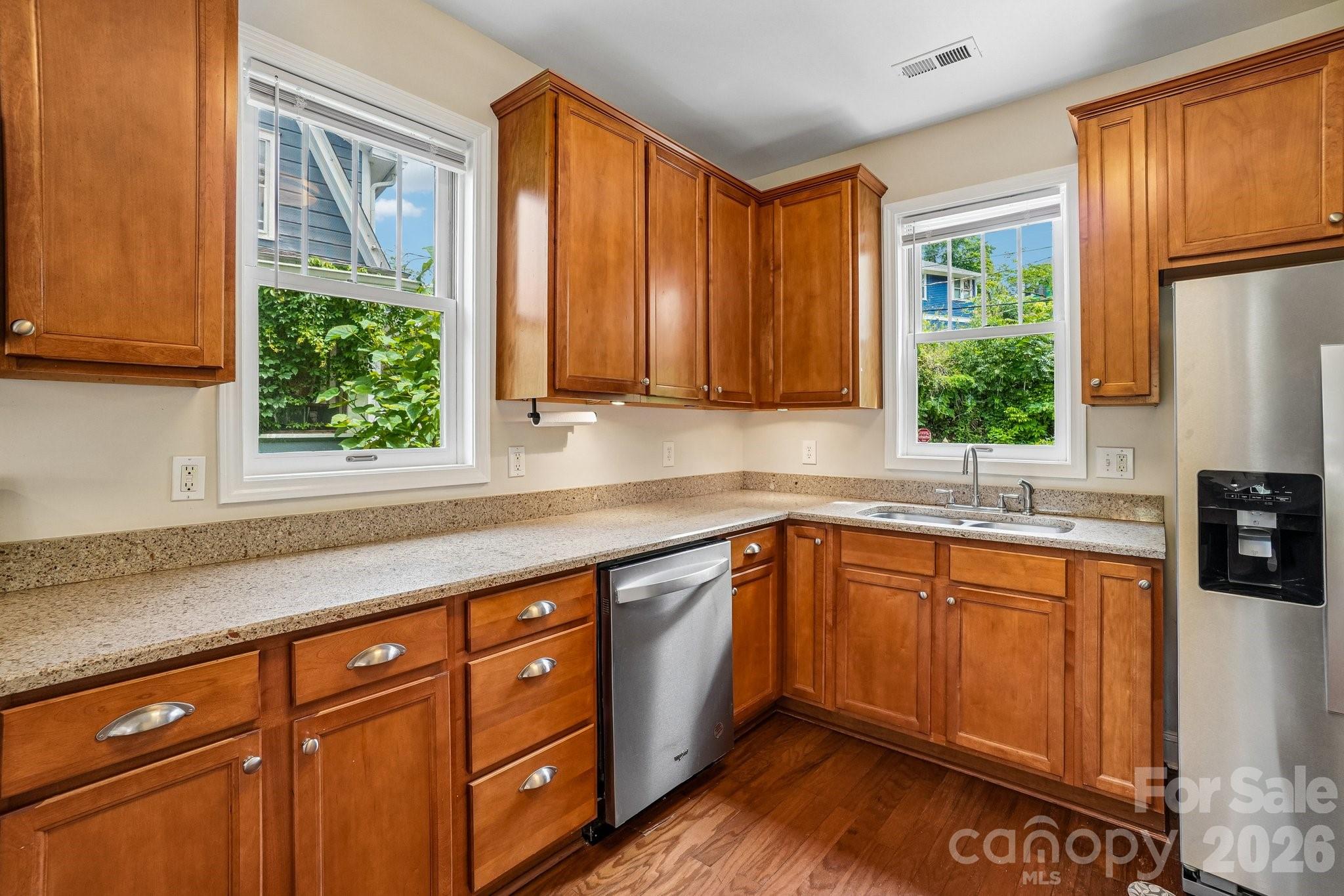 25 Houston Street Property Photo 15