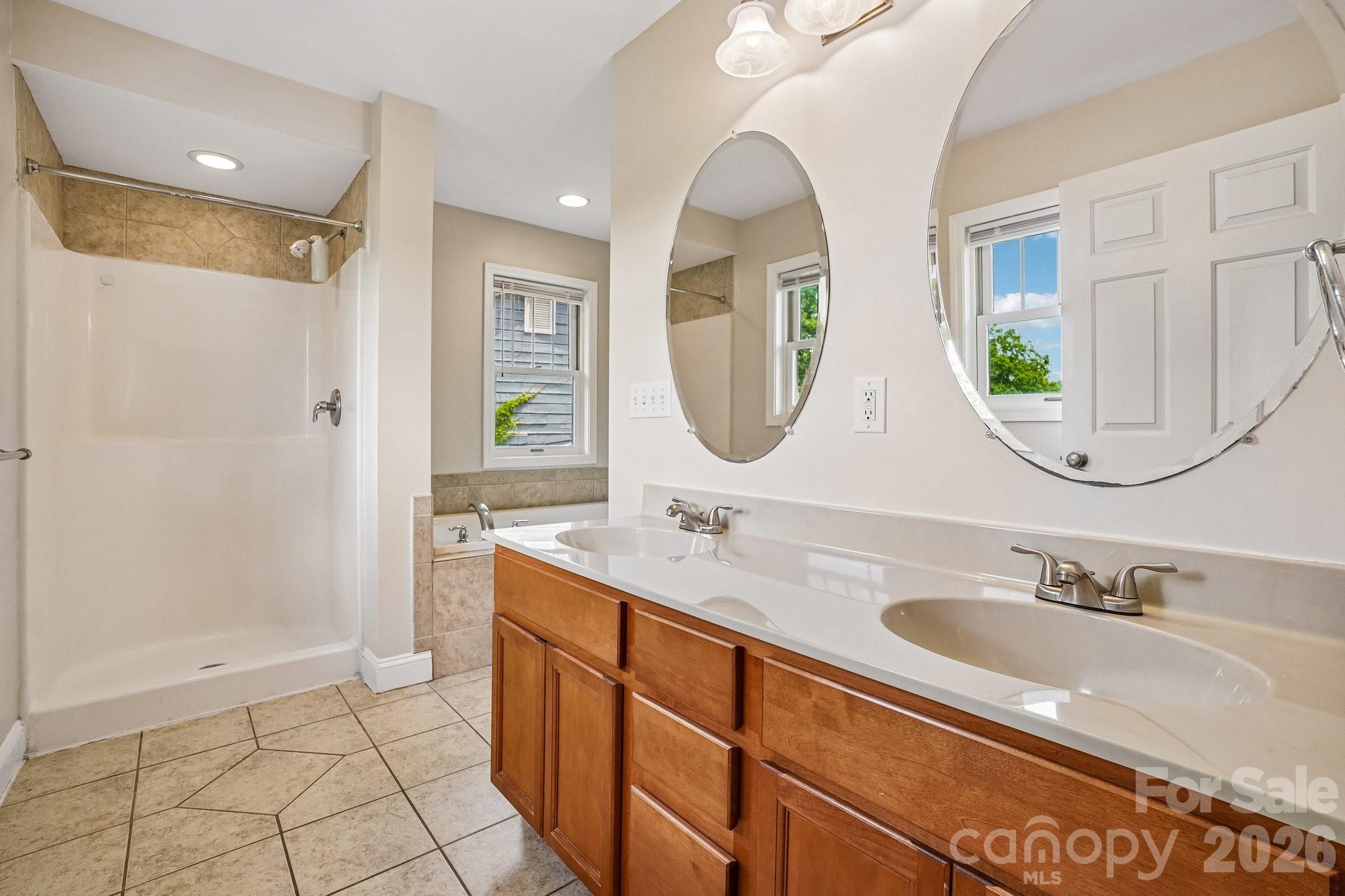 25 Houston Street Property Photo 21