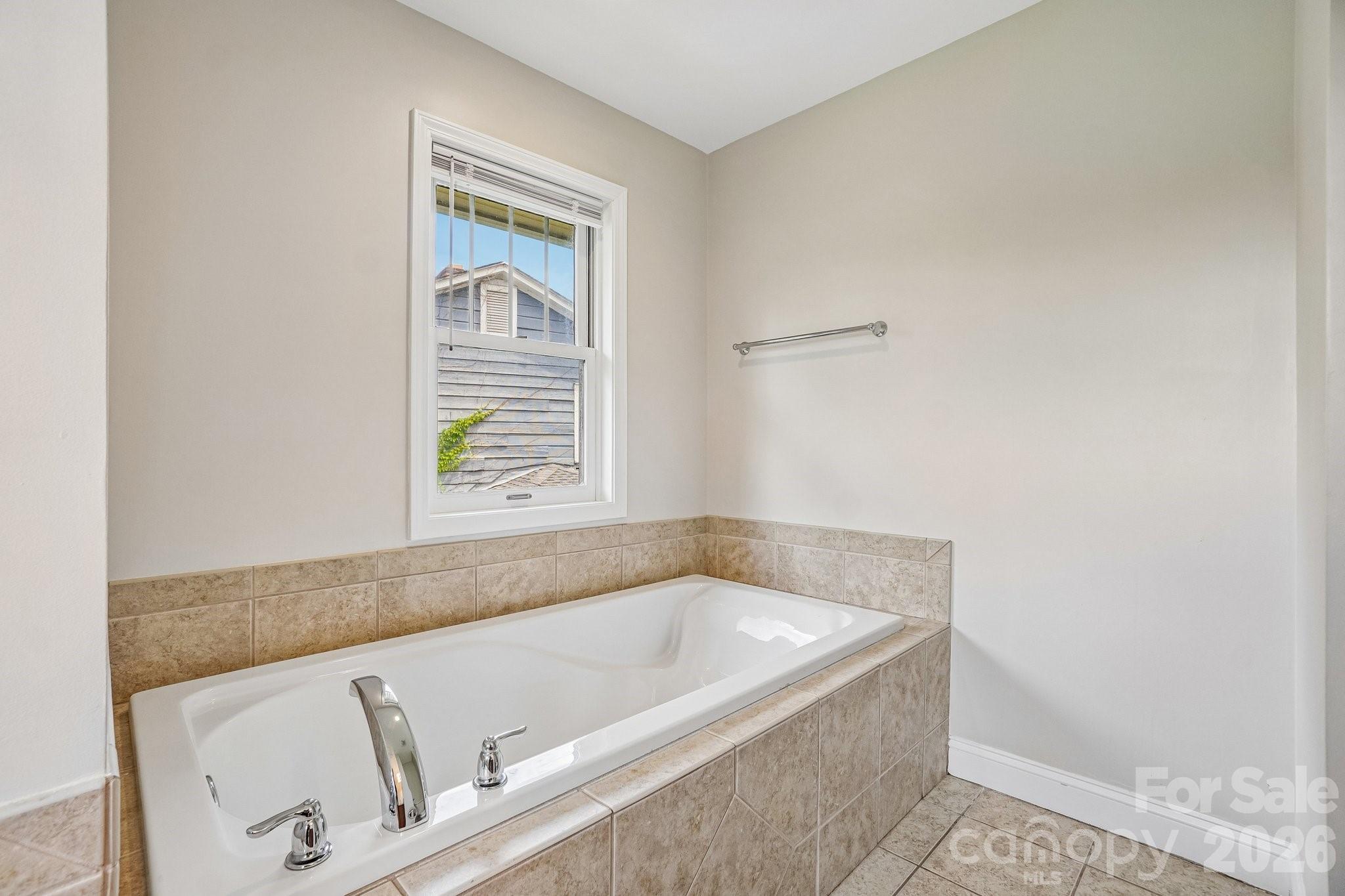 25 Houston Street Property Photo 22