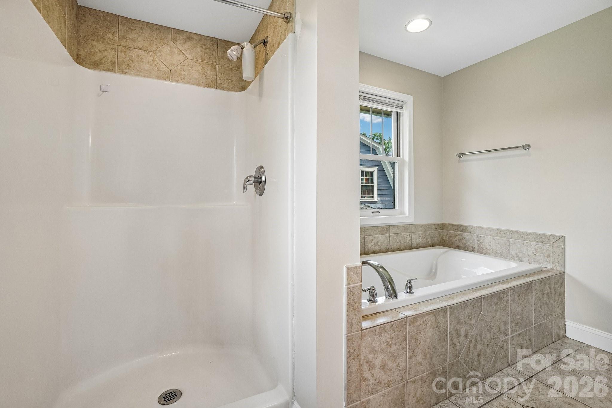 25 Houston Street Property Photo 24