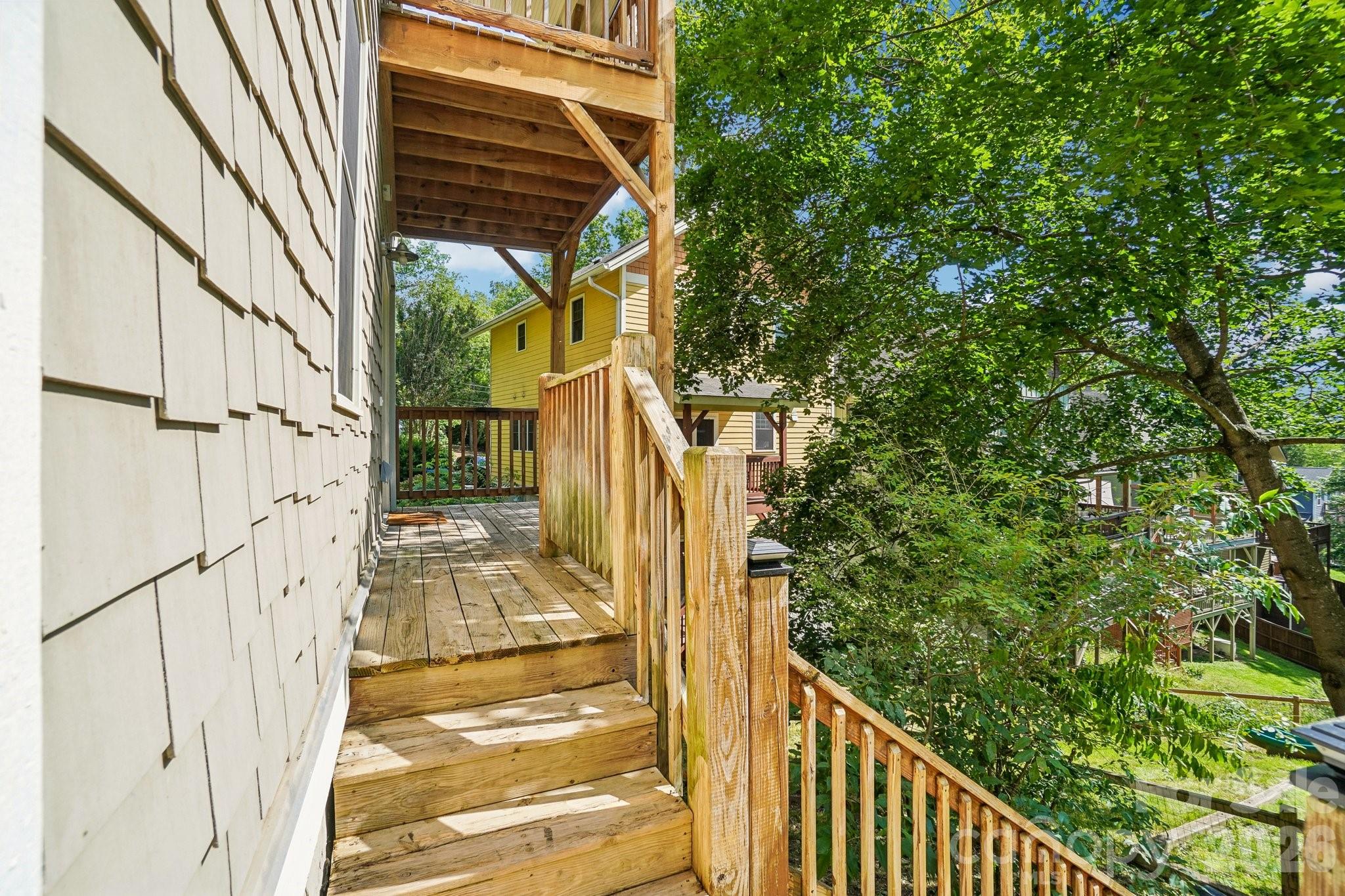25 Houston Street Property Photo 45