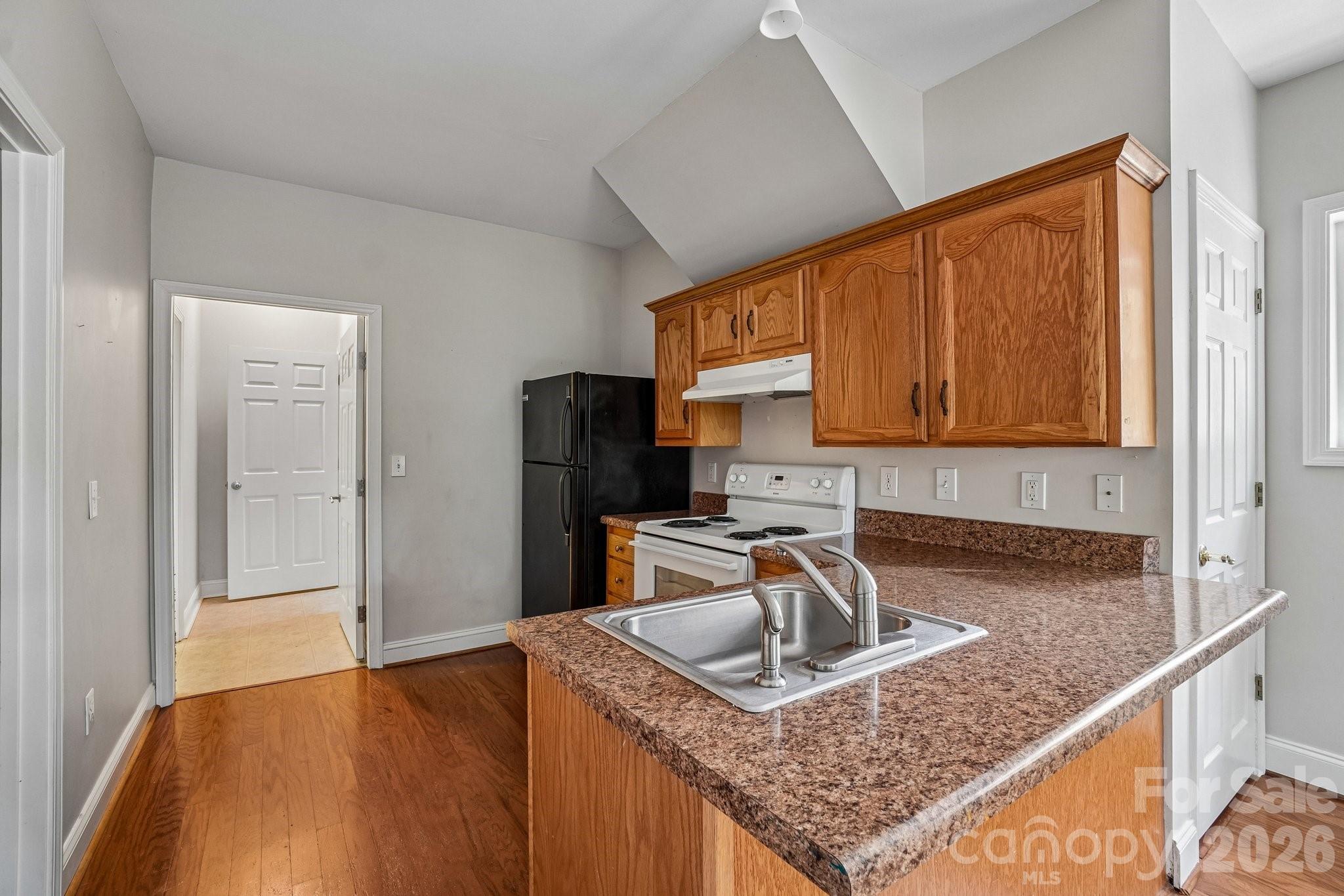 25 Houston Street Property Photo 47