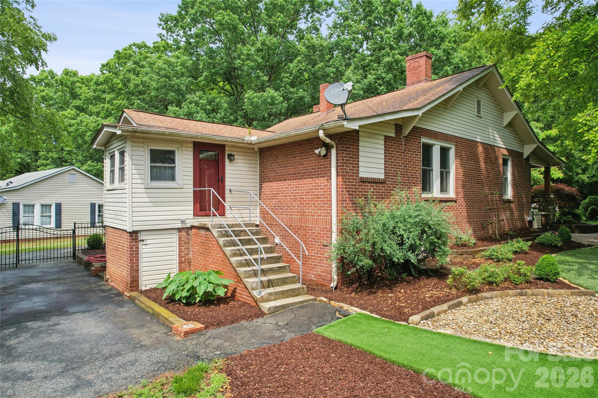 400 Alpine Street Property Photo 9