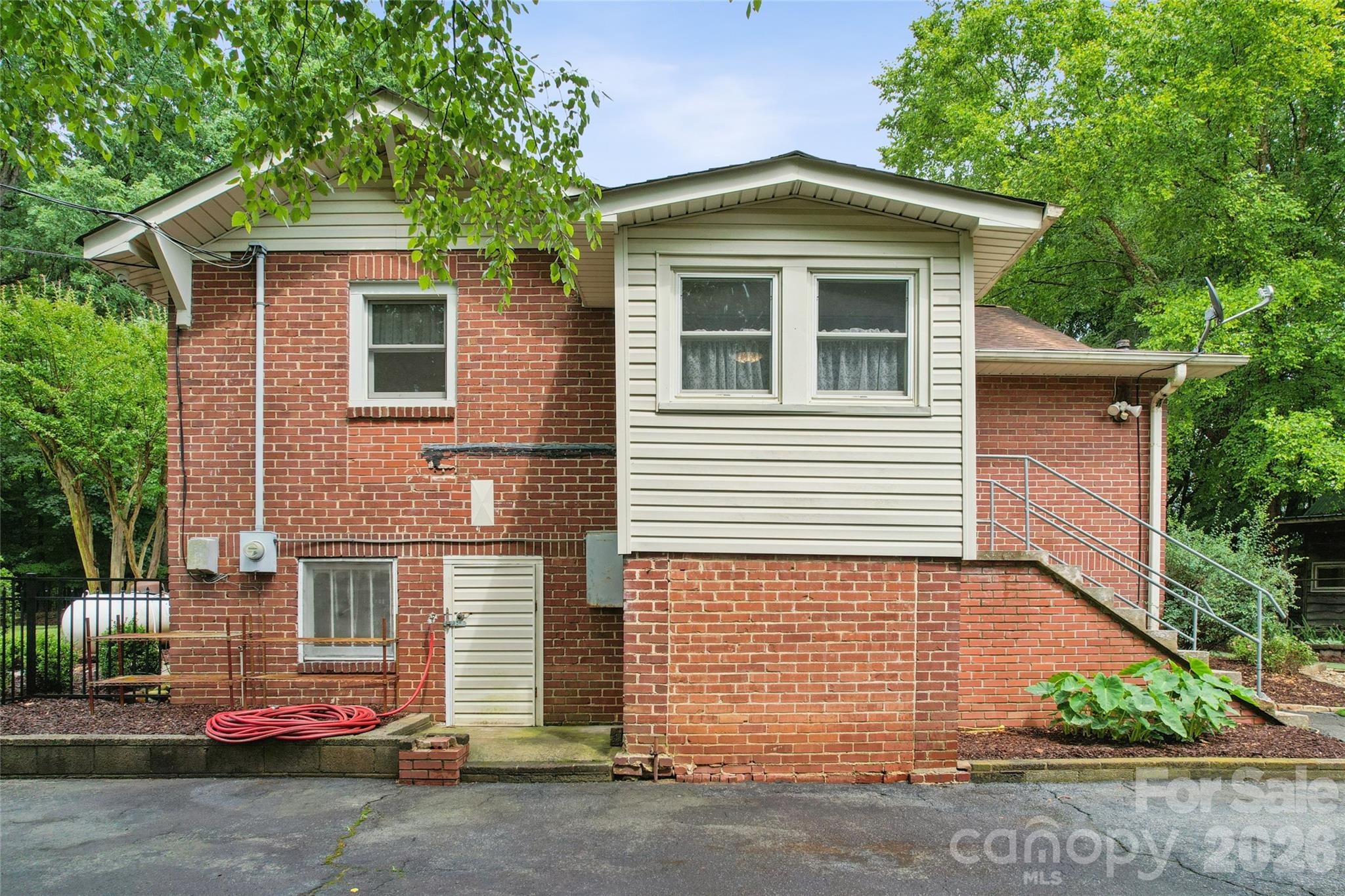 400 Alpine Street Property Photo 10