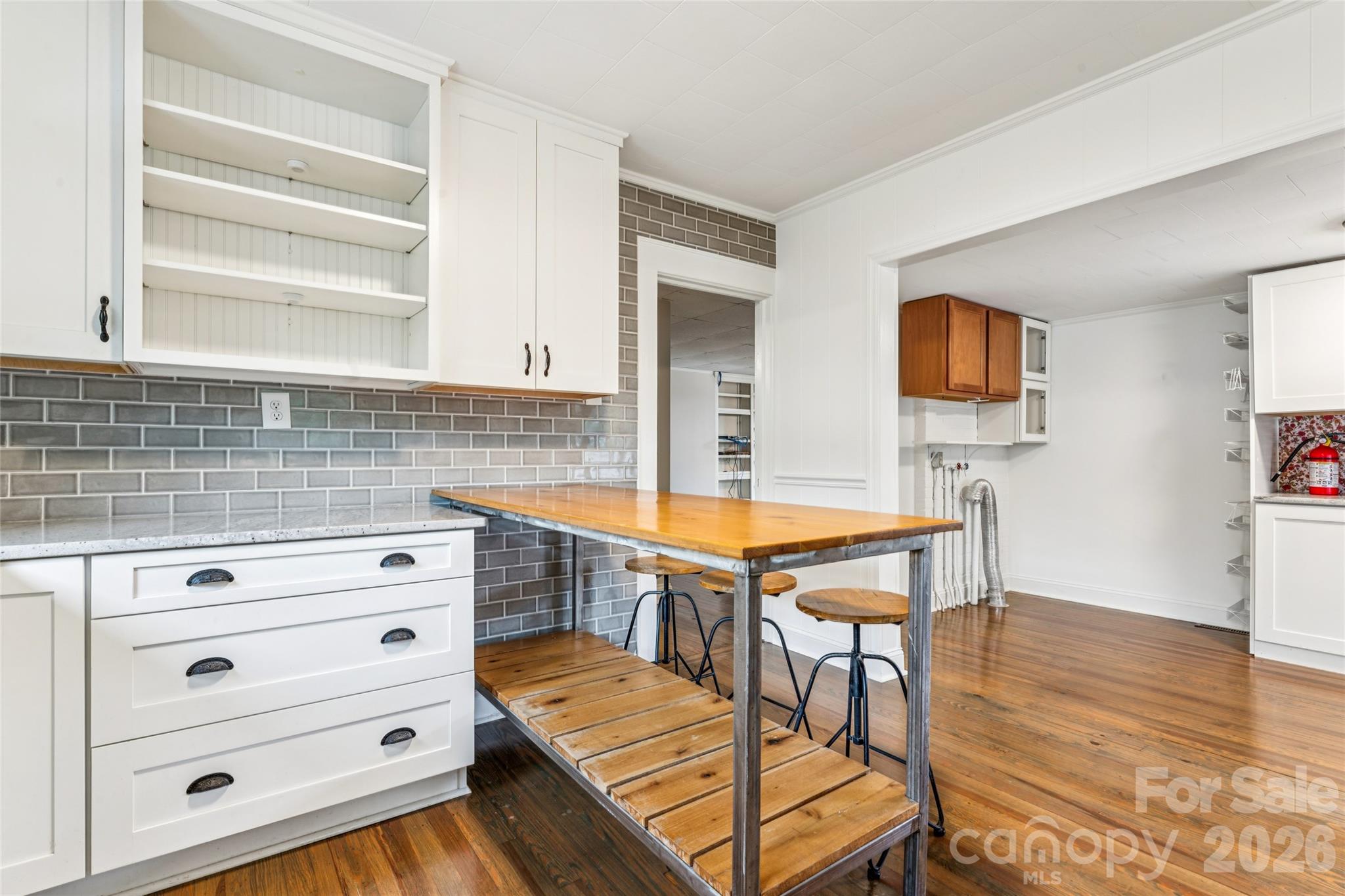 400 Alpine Street Property Photo 28