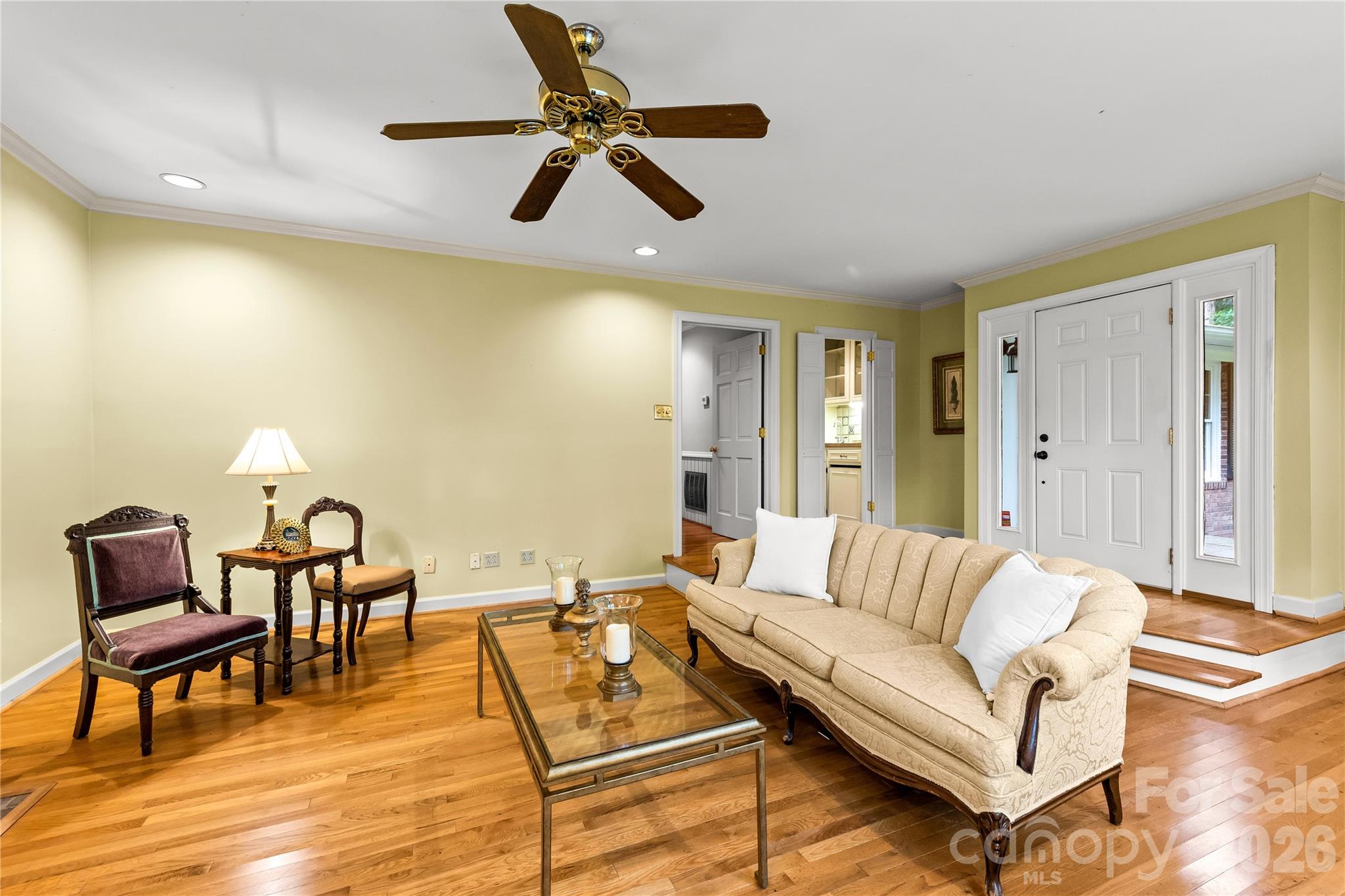 2038 Skyway Drive Property Photo 9