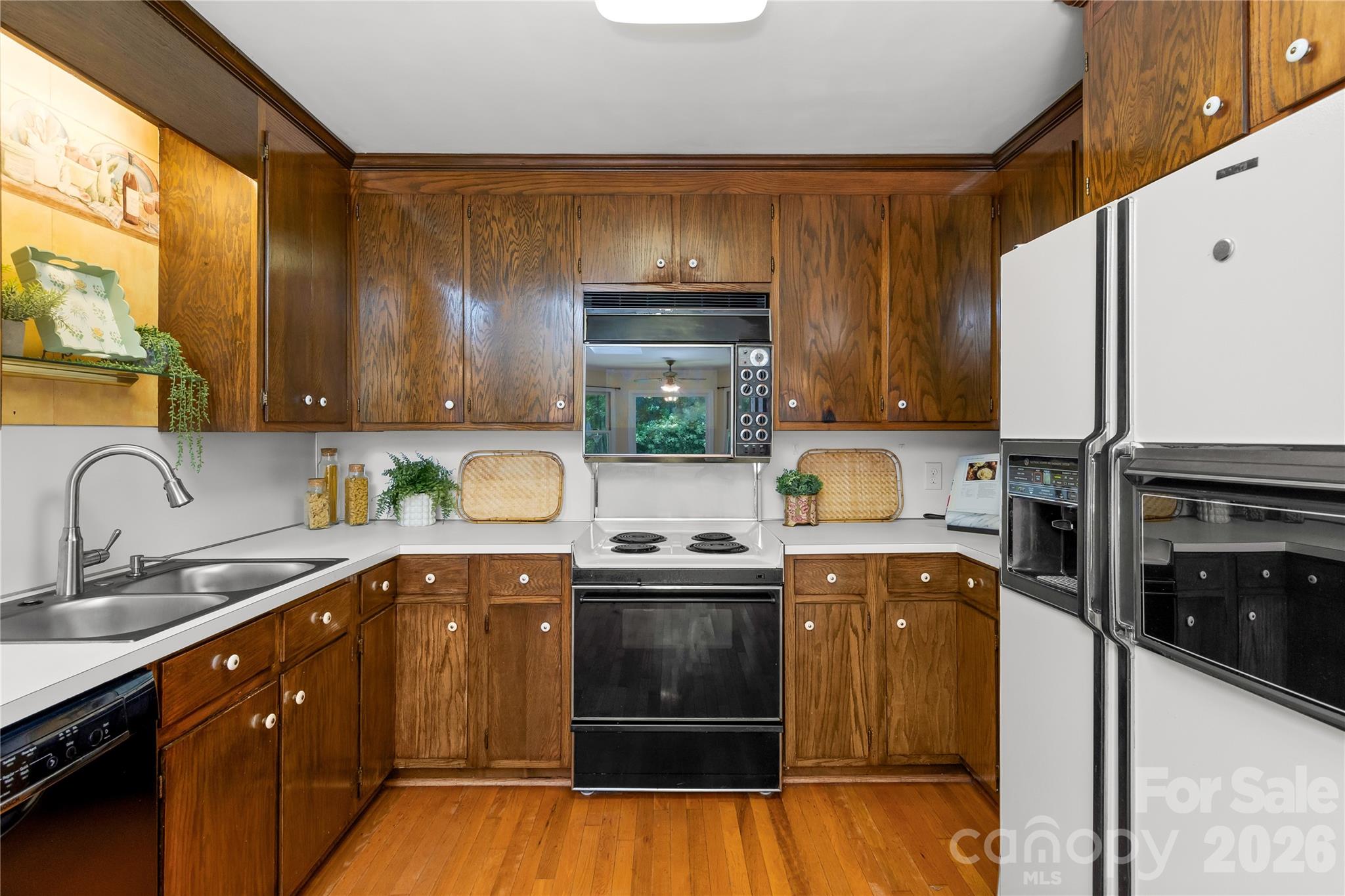 2038 Skyway Drive Property Photo 13