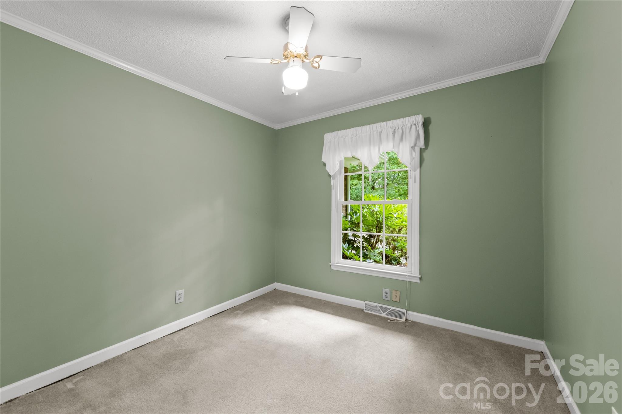 2038 Skyway Drive Property Photo 23