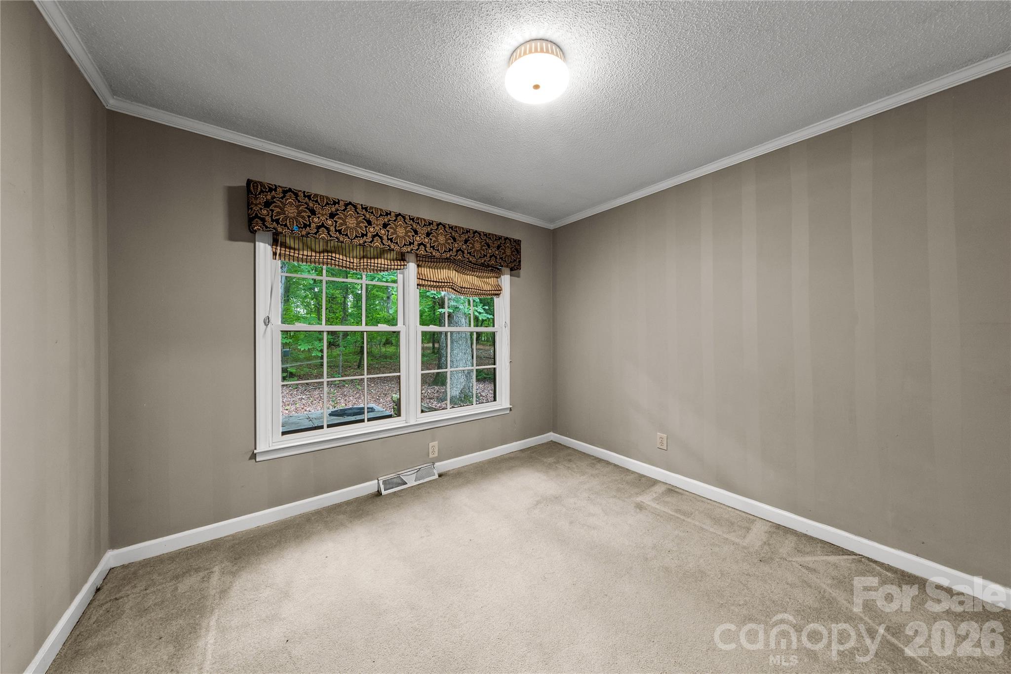 2038 Skyway Drive Property Photo 24
