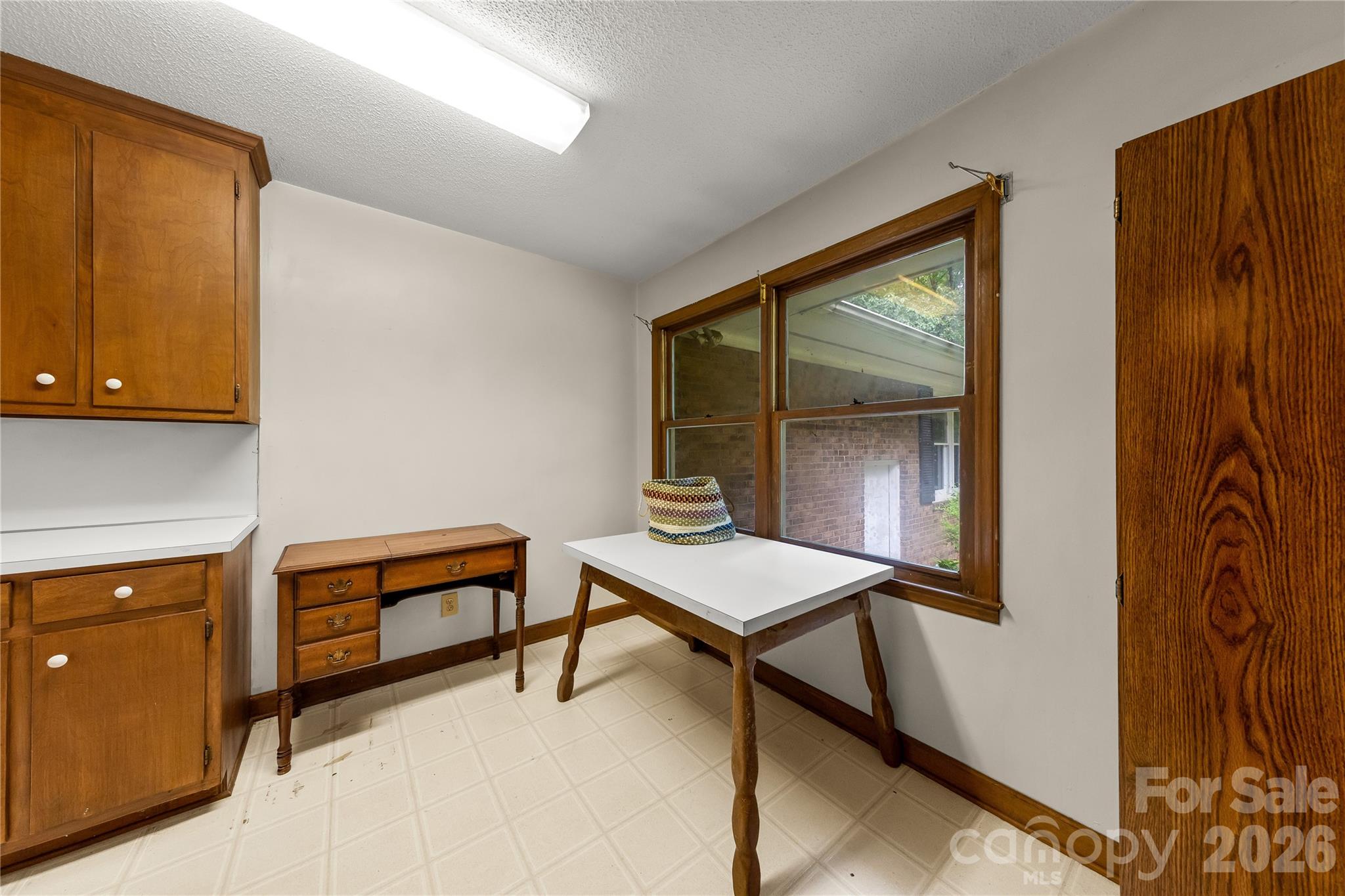 2038 Skyway Drive Property Photo 26