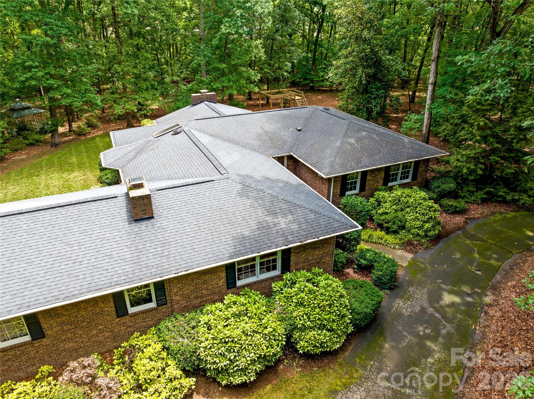 2038 Skyway Drive Property Photo 36