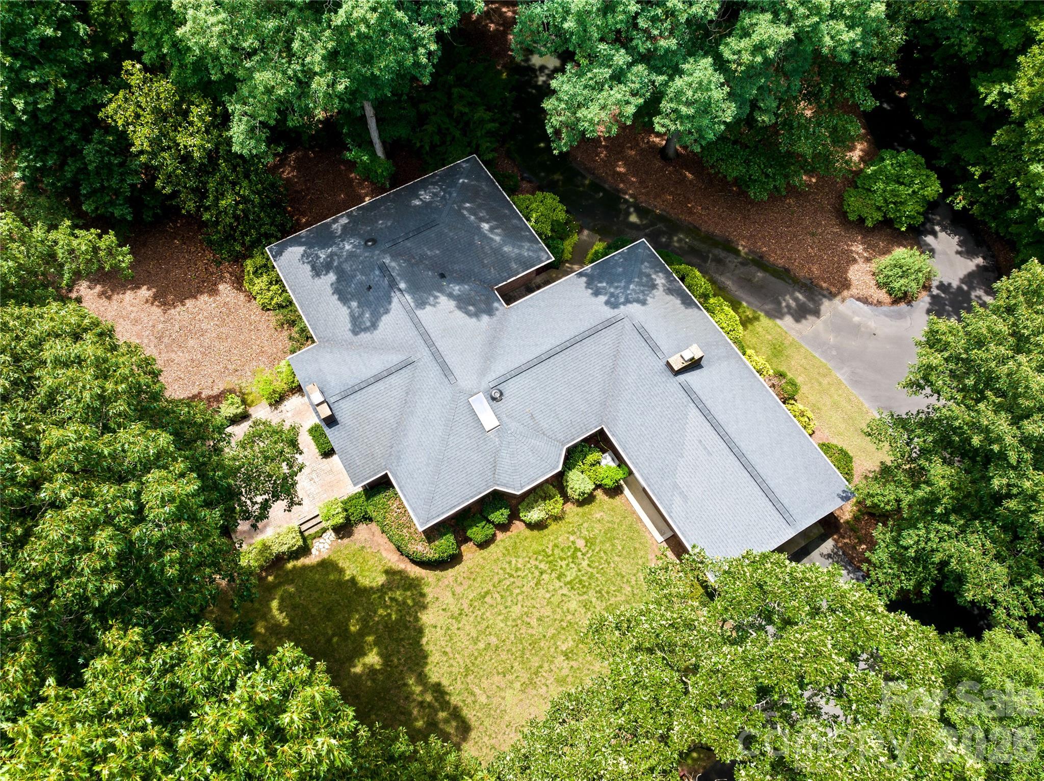 2038 Skyway Drive Property Photo 37