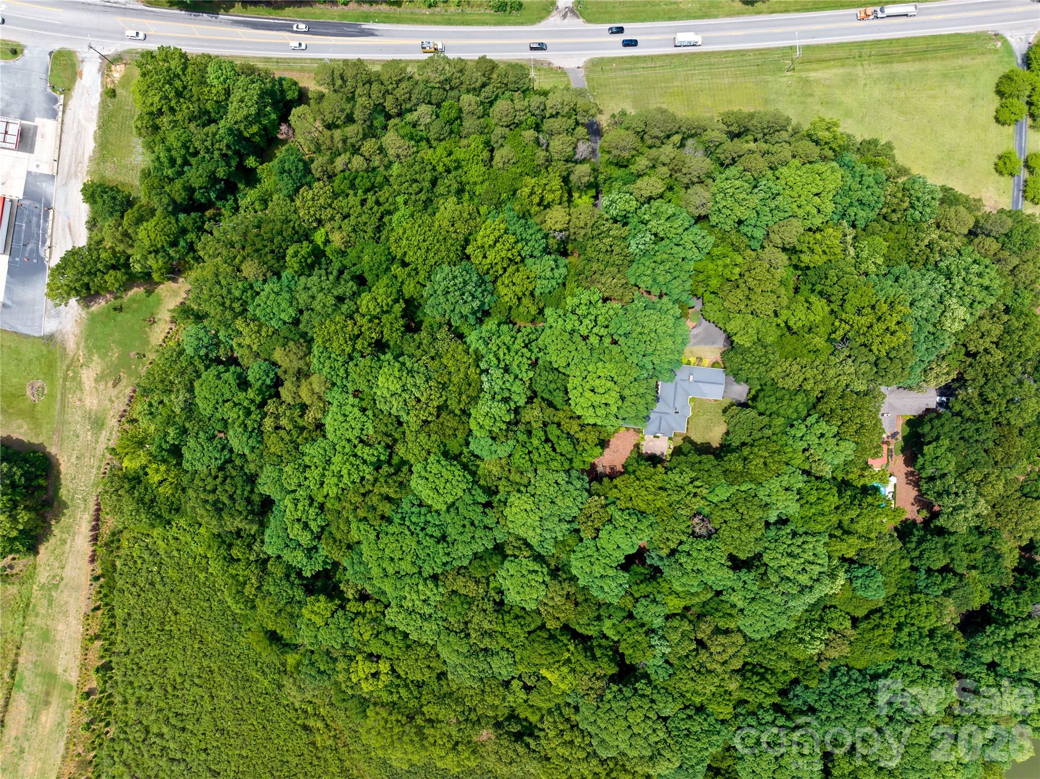 2038 Skyway Drive Property Photo 40
