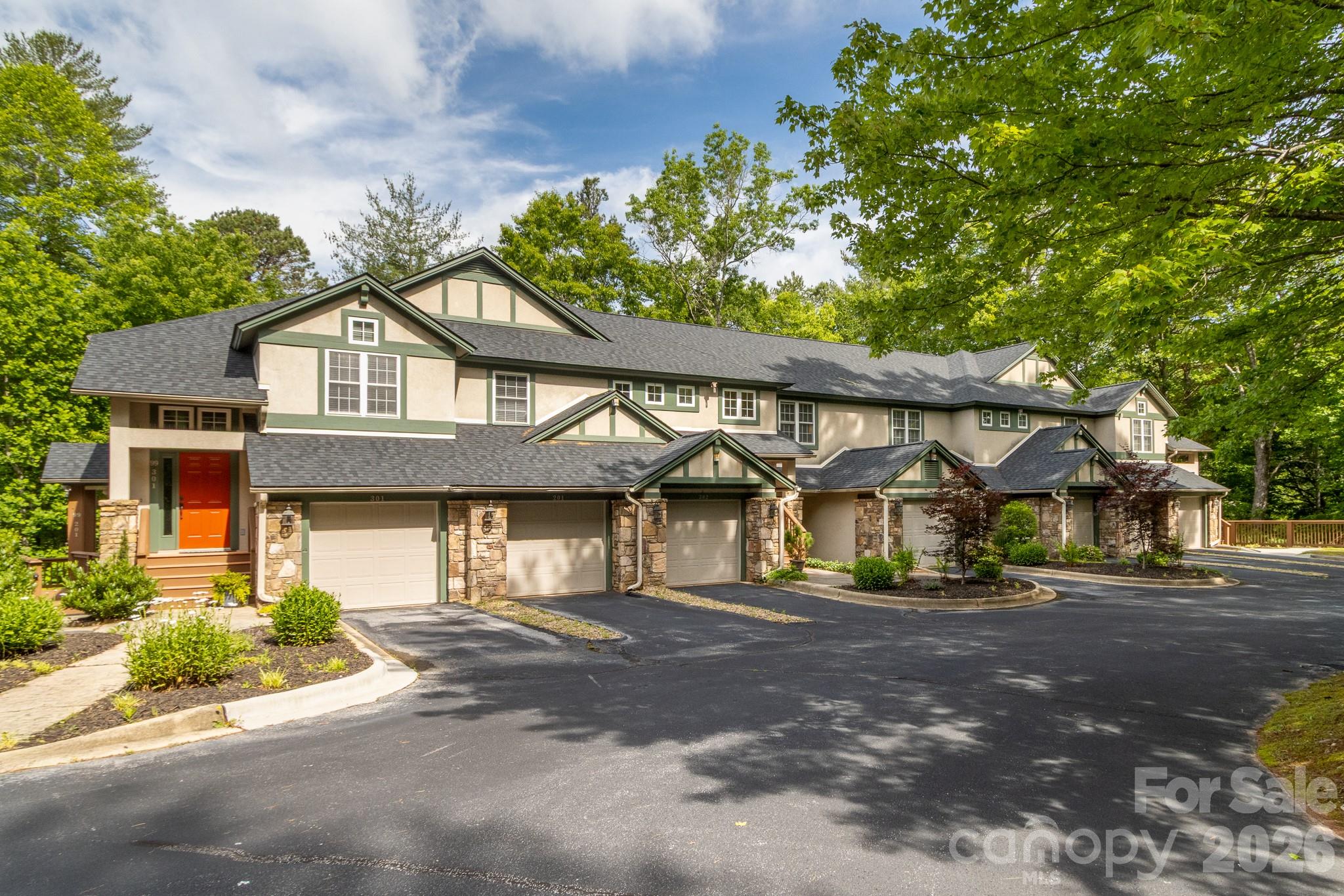 99 Ridgetop Circle 202 Property Photo 1