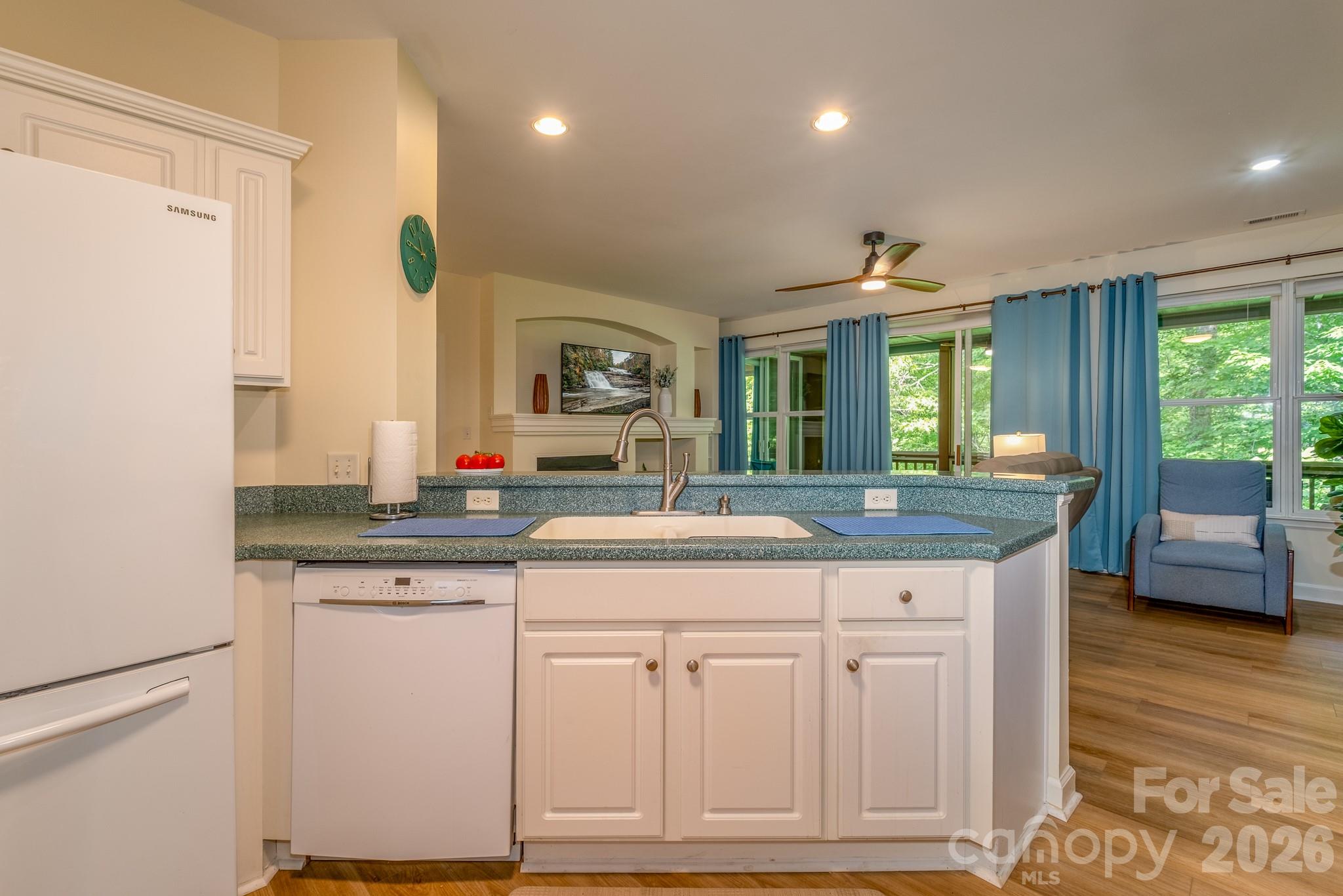99 Ridgetop Circle 202 Property Photo 6