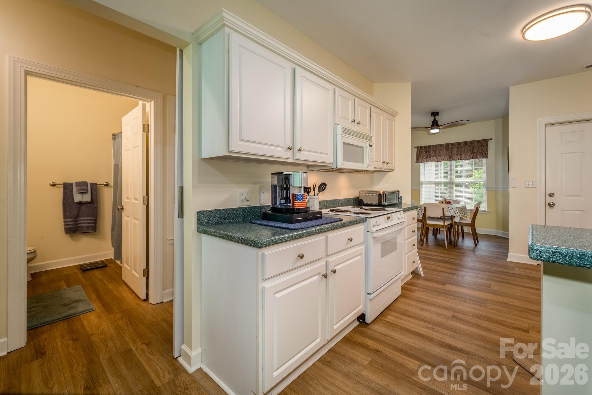 99 Ridgetop Circle 202 Property Photo 8