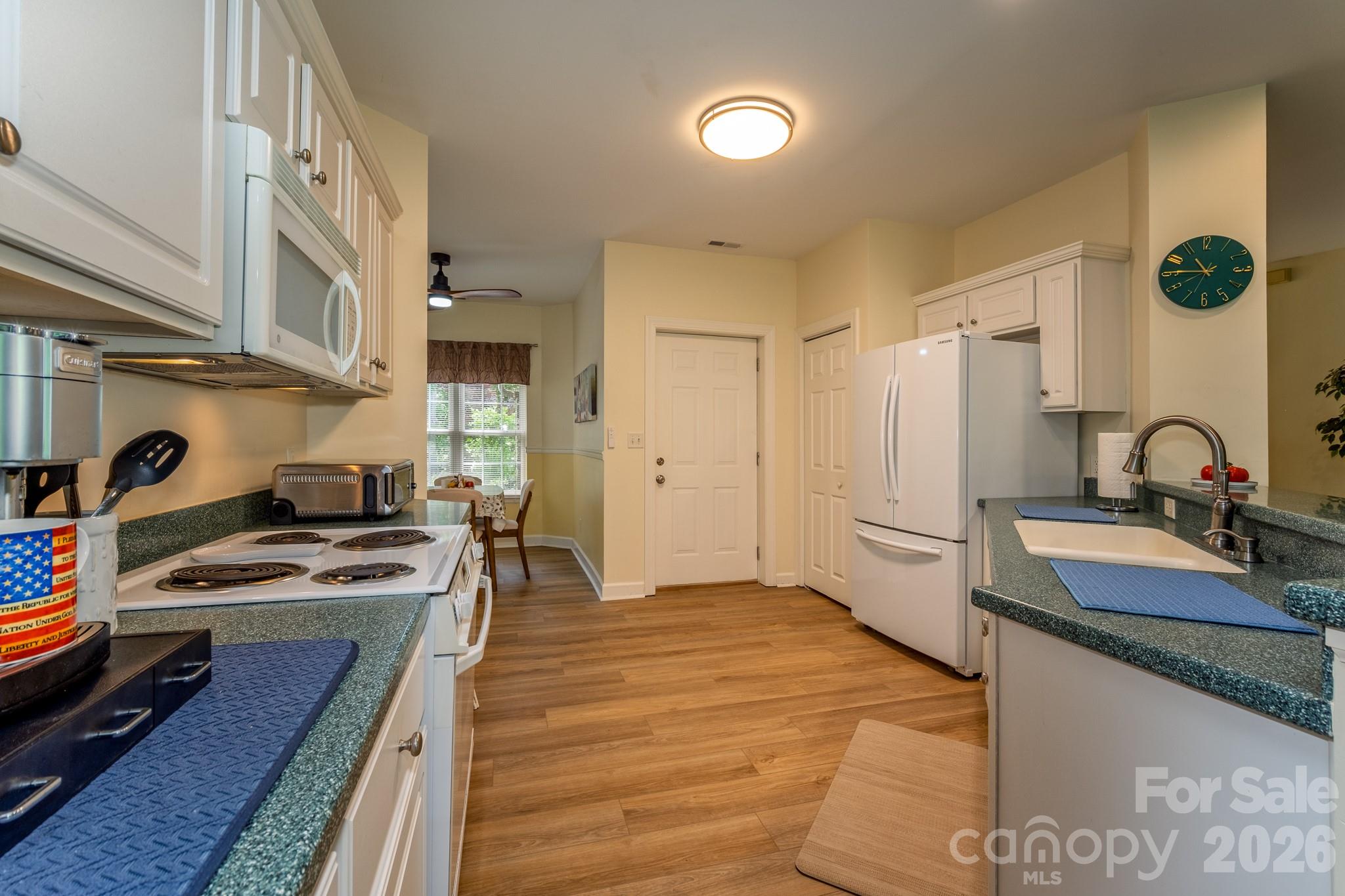 99 Ridgetop Circle 202 Property Photo 16