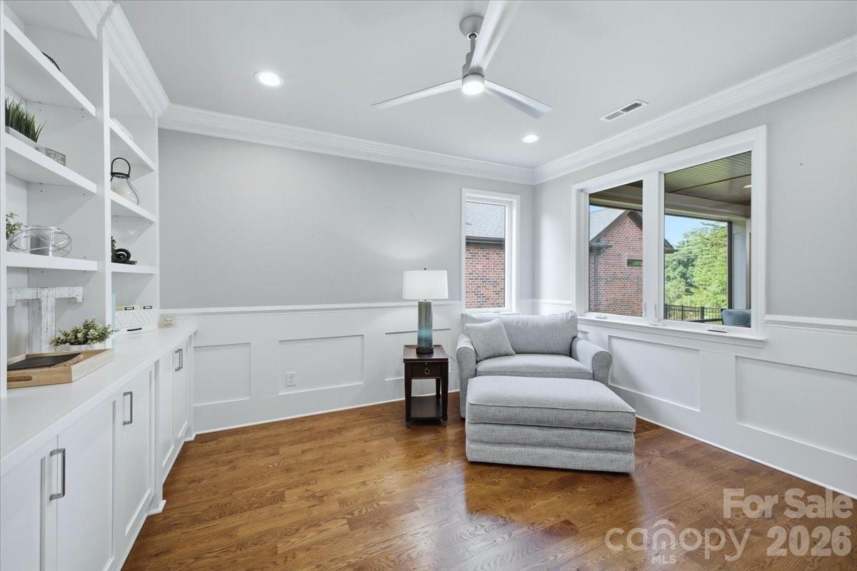 6095 Gold Springs Way Property Photo 6