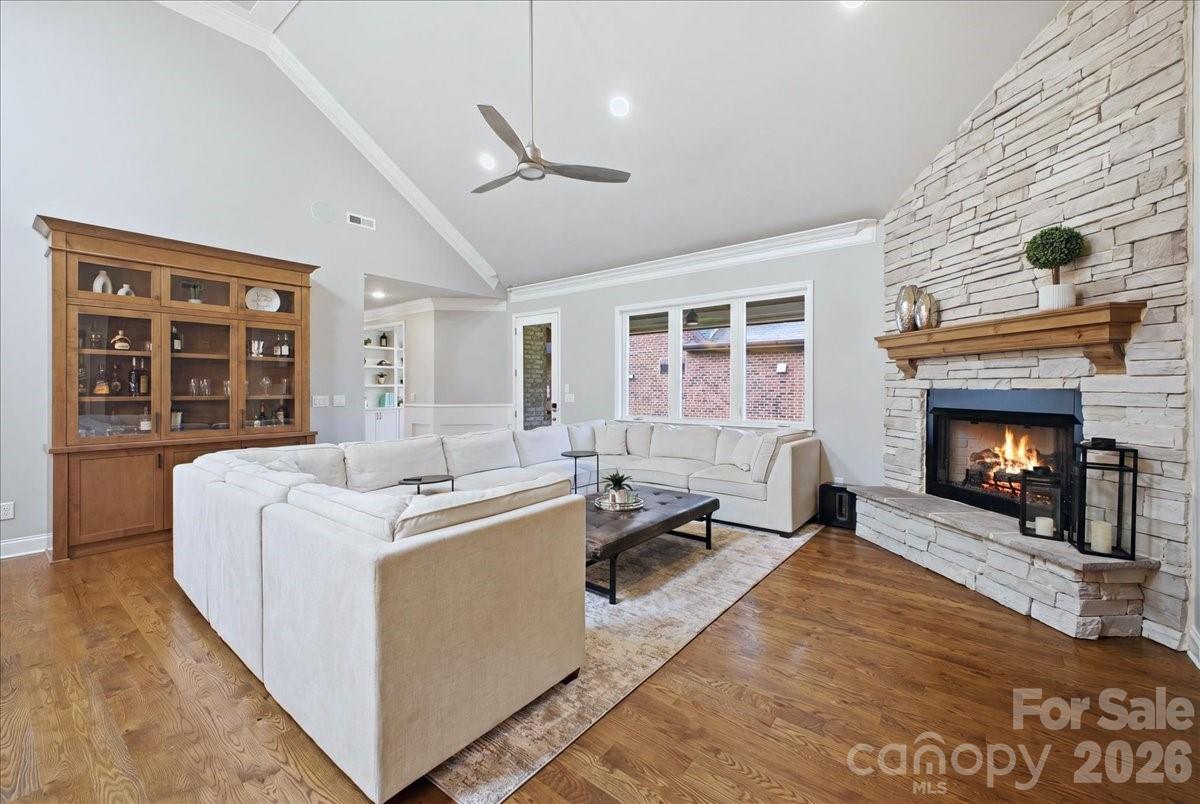6095 Gold Springs Way Property Photo 12