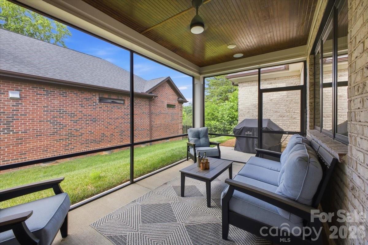 6095 Gold Springs Way Property Photo 35