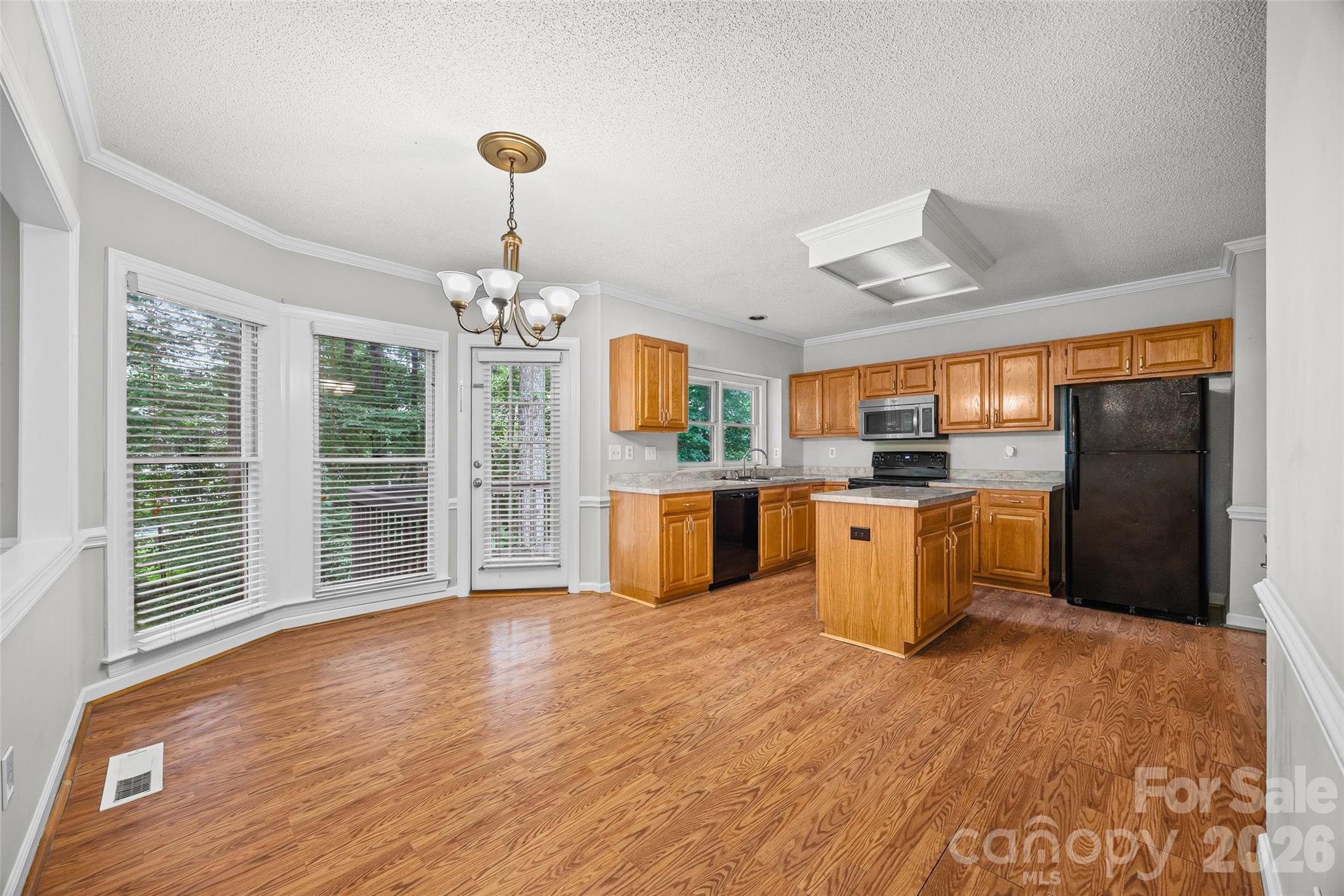 4926 Benthaven Lane Property Photo 9