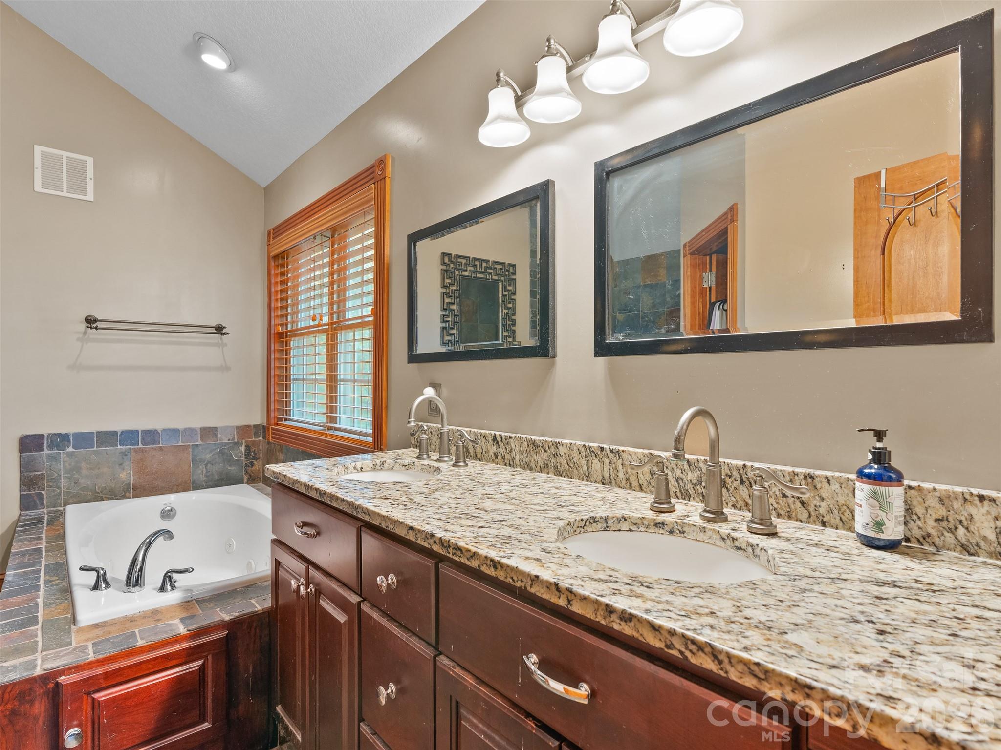 40 Hope Road Property Photo 24