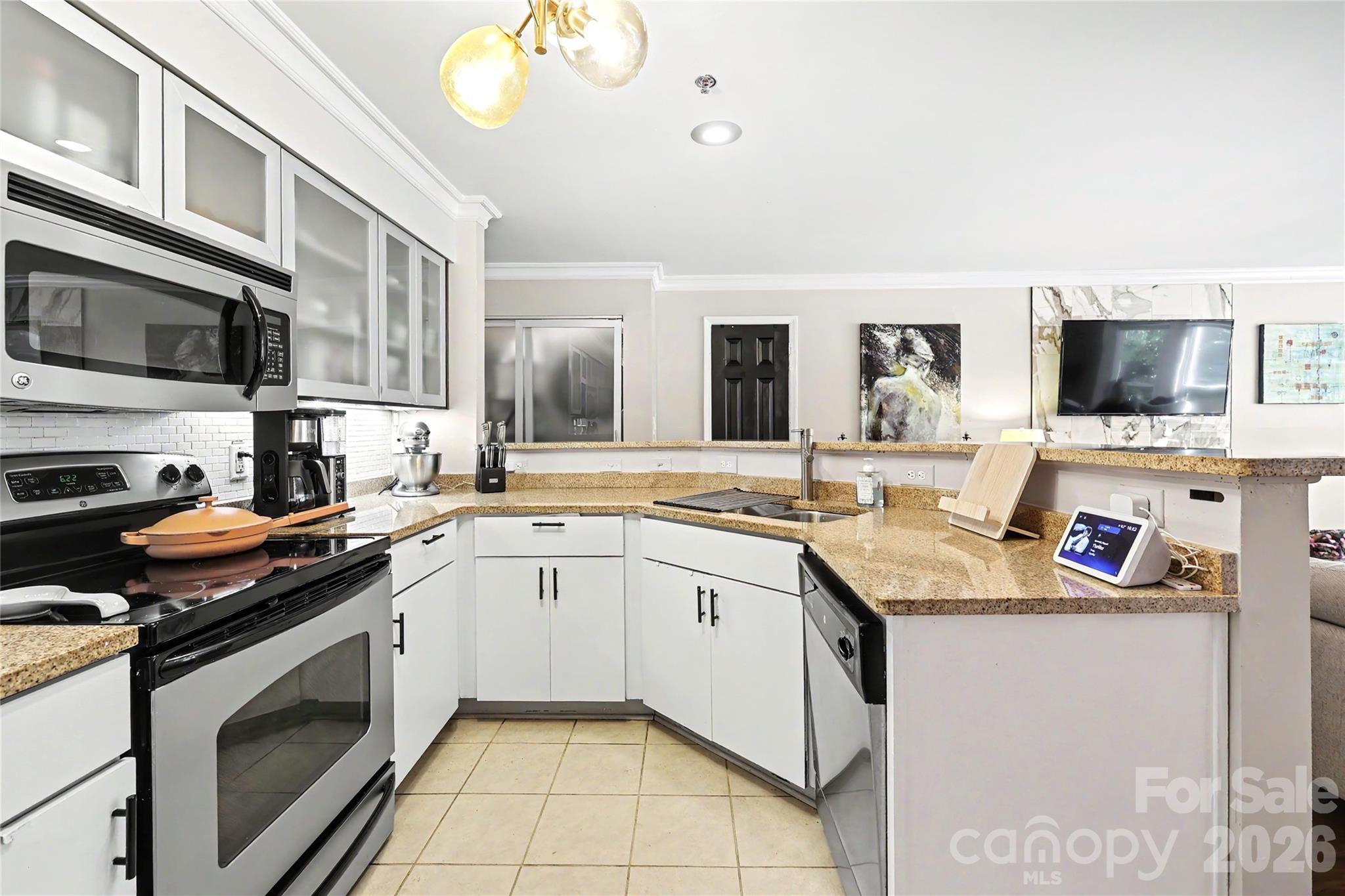 517 N Graham Street 2d Property Photo 10