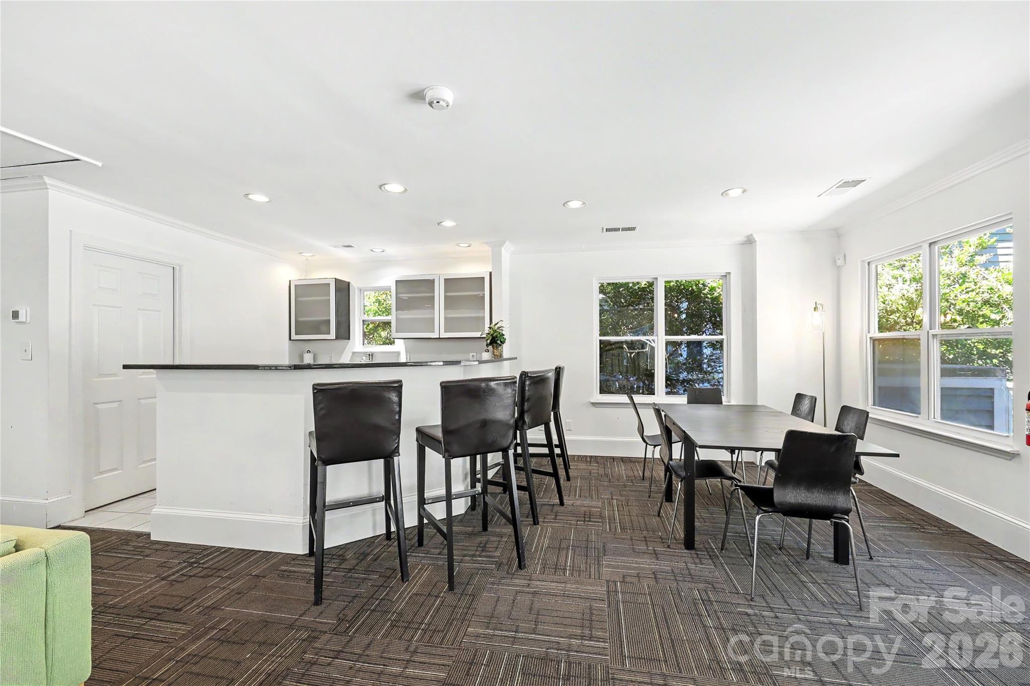 517 N Graham Street 2d Property Photo 26