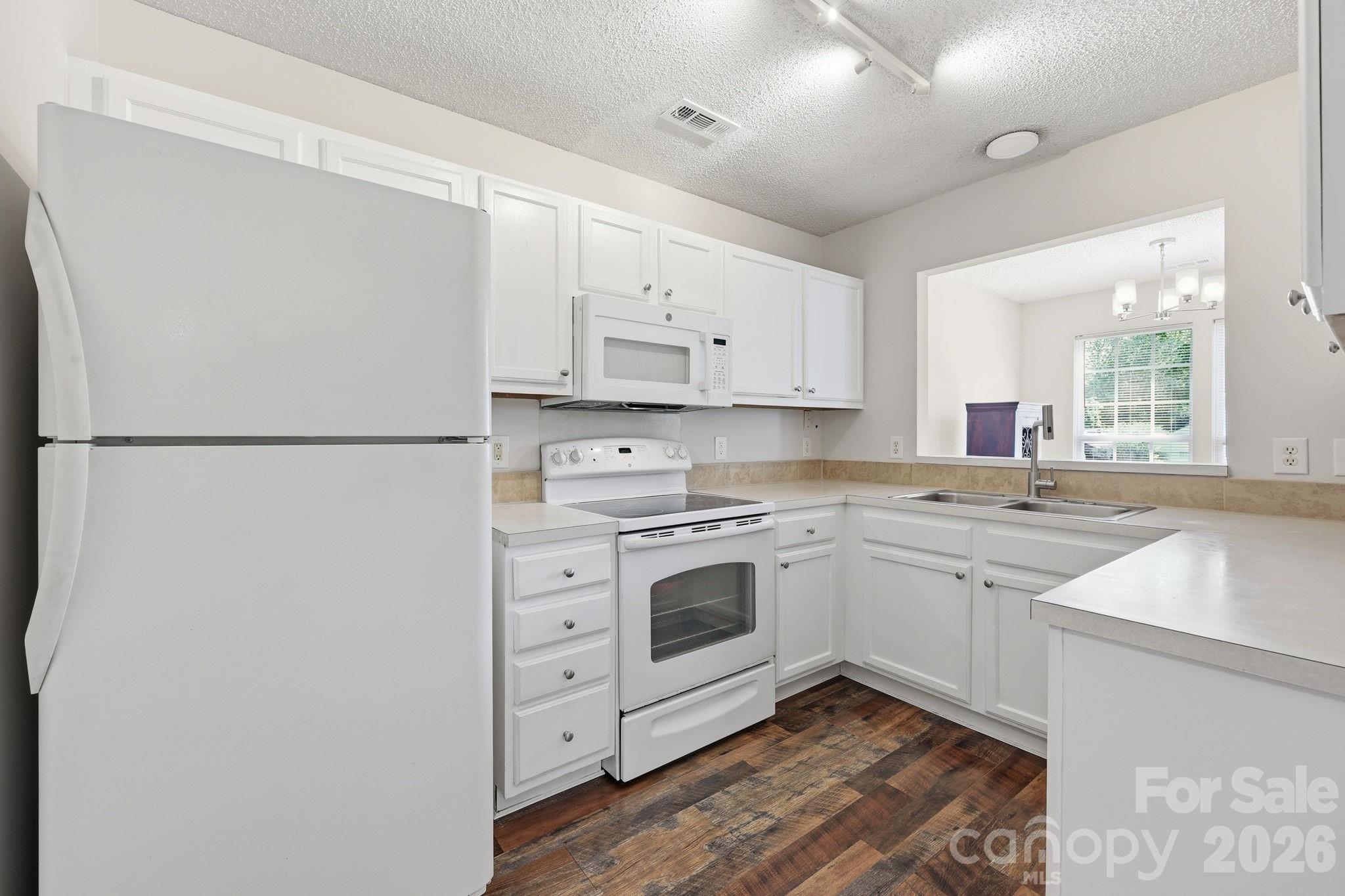 6912 Alanbrook Road Property Photo 5