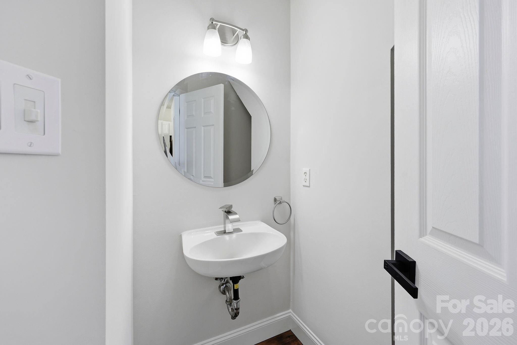 6912 Alanbrook Road Property Photo 8