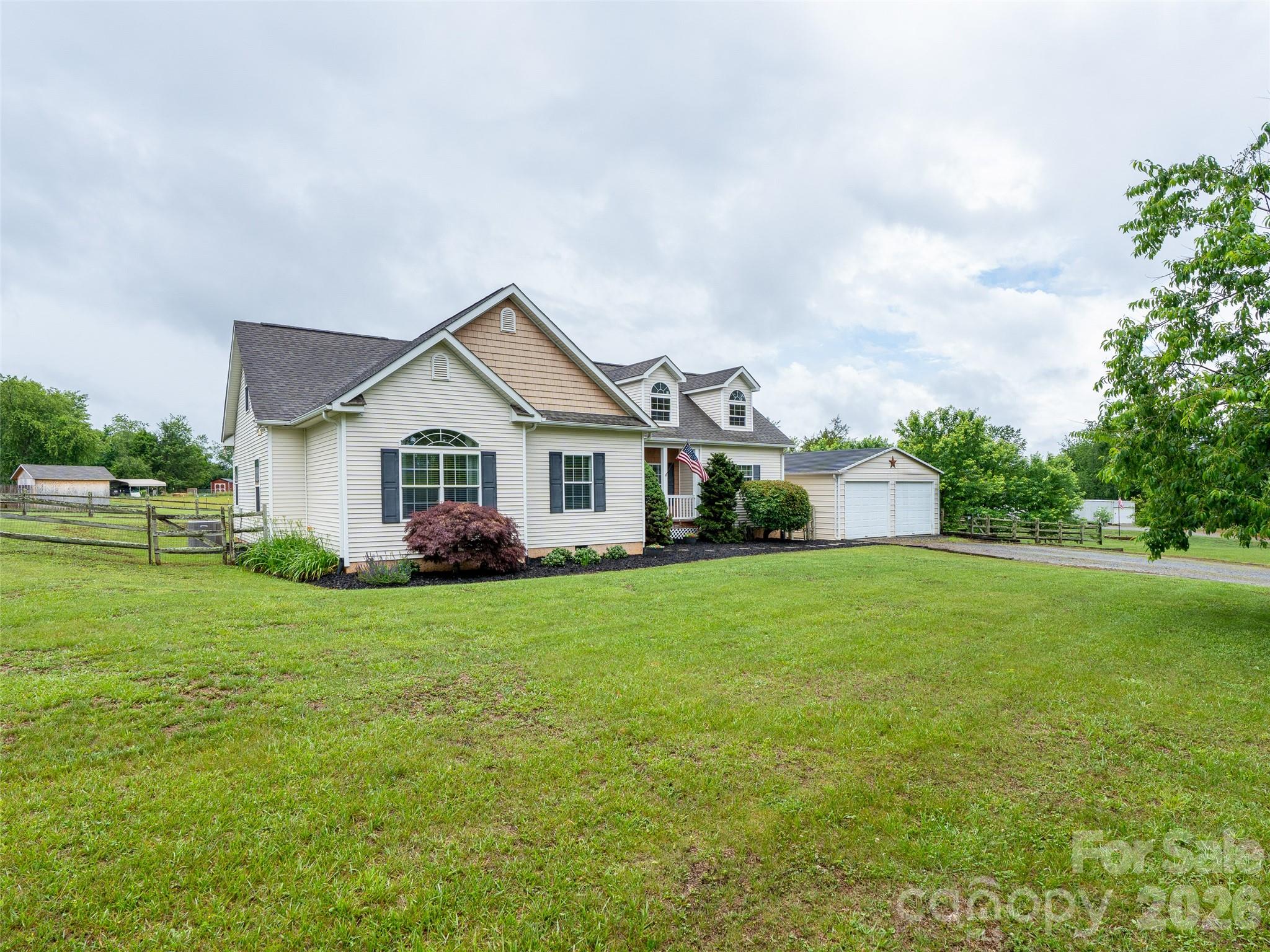 300 Welch Drive Property Photo 4