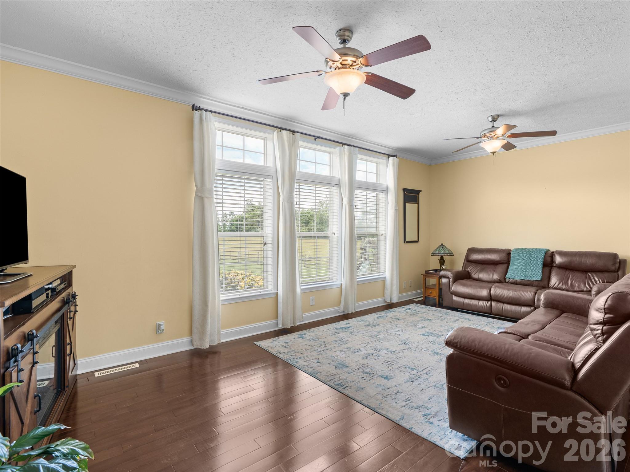 300 Welch Drive Property Photo 6