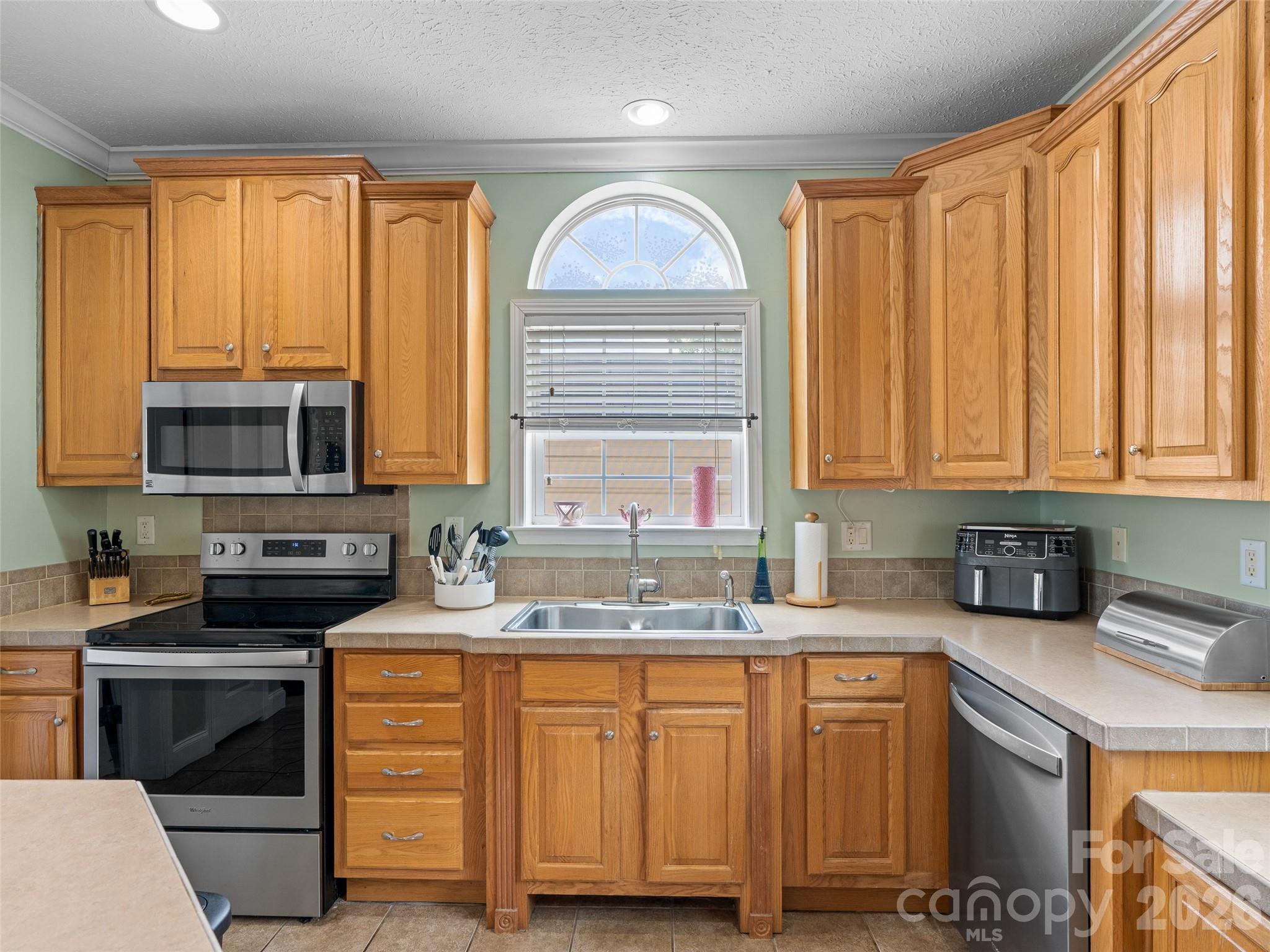 300 Welch Drive Property Photo 12
