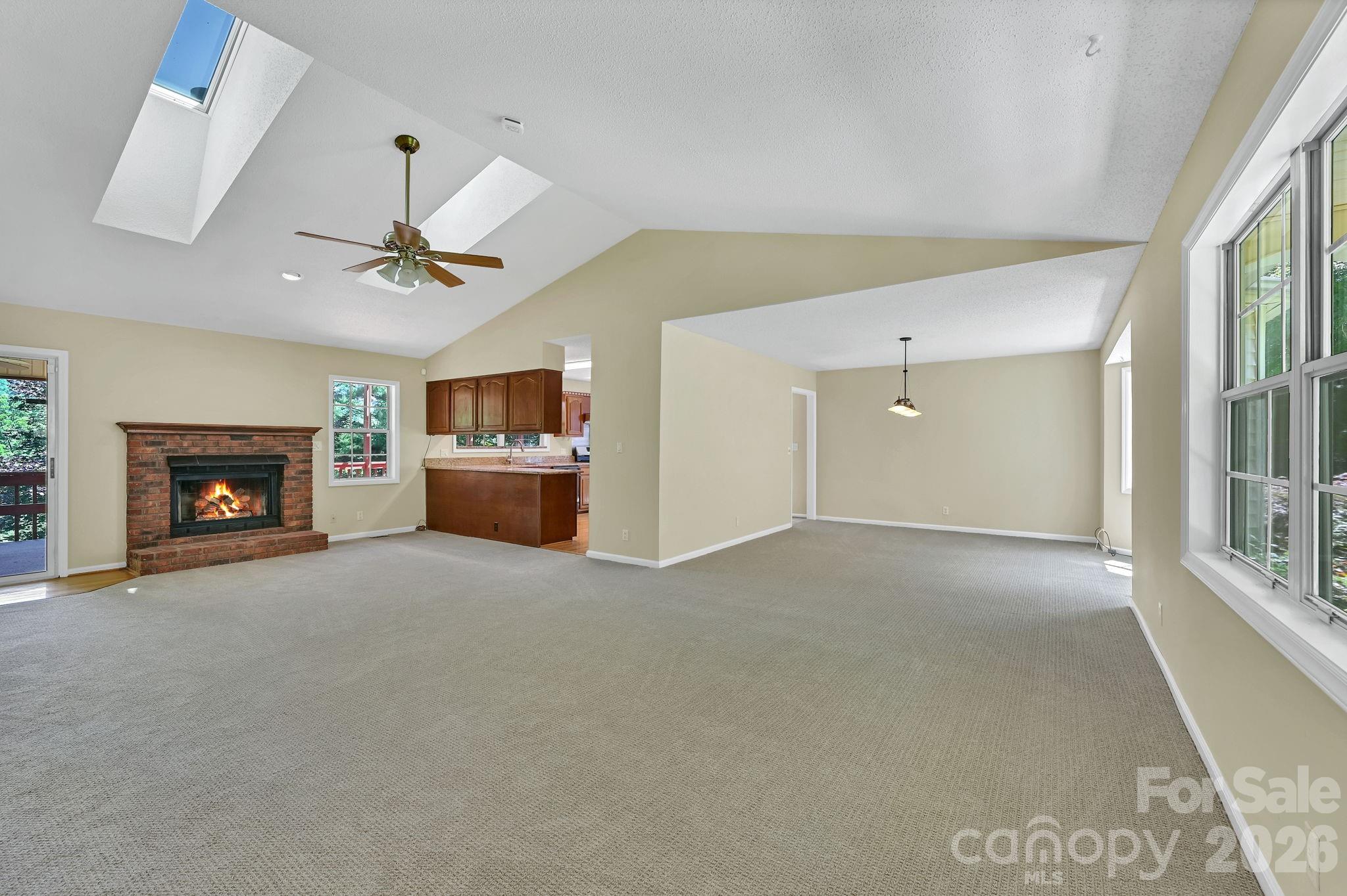 31 Surrey Run Property Photo 6