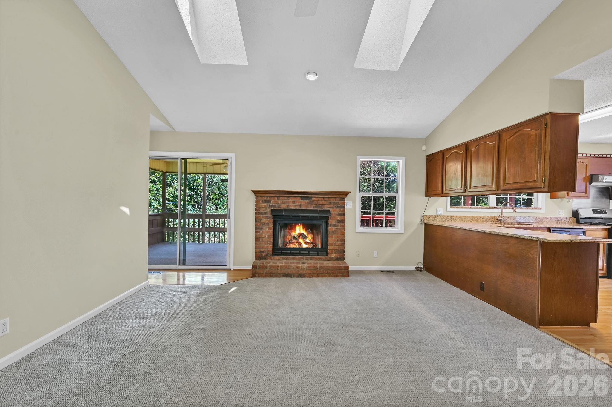 31 Surrey Run Property Photo 7
