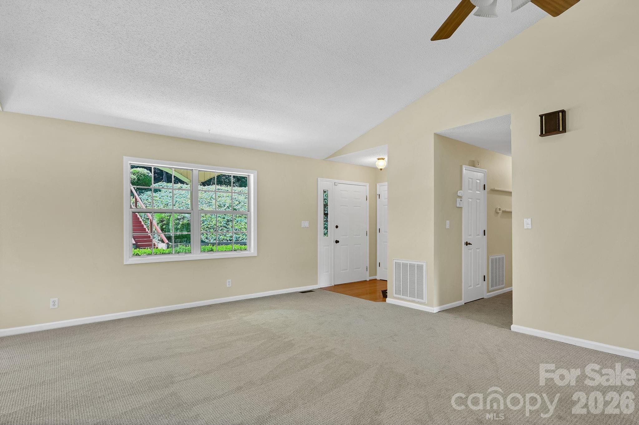 31 Surrey Run Property Photo 12