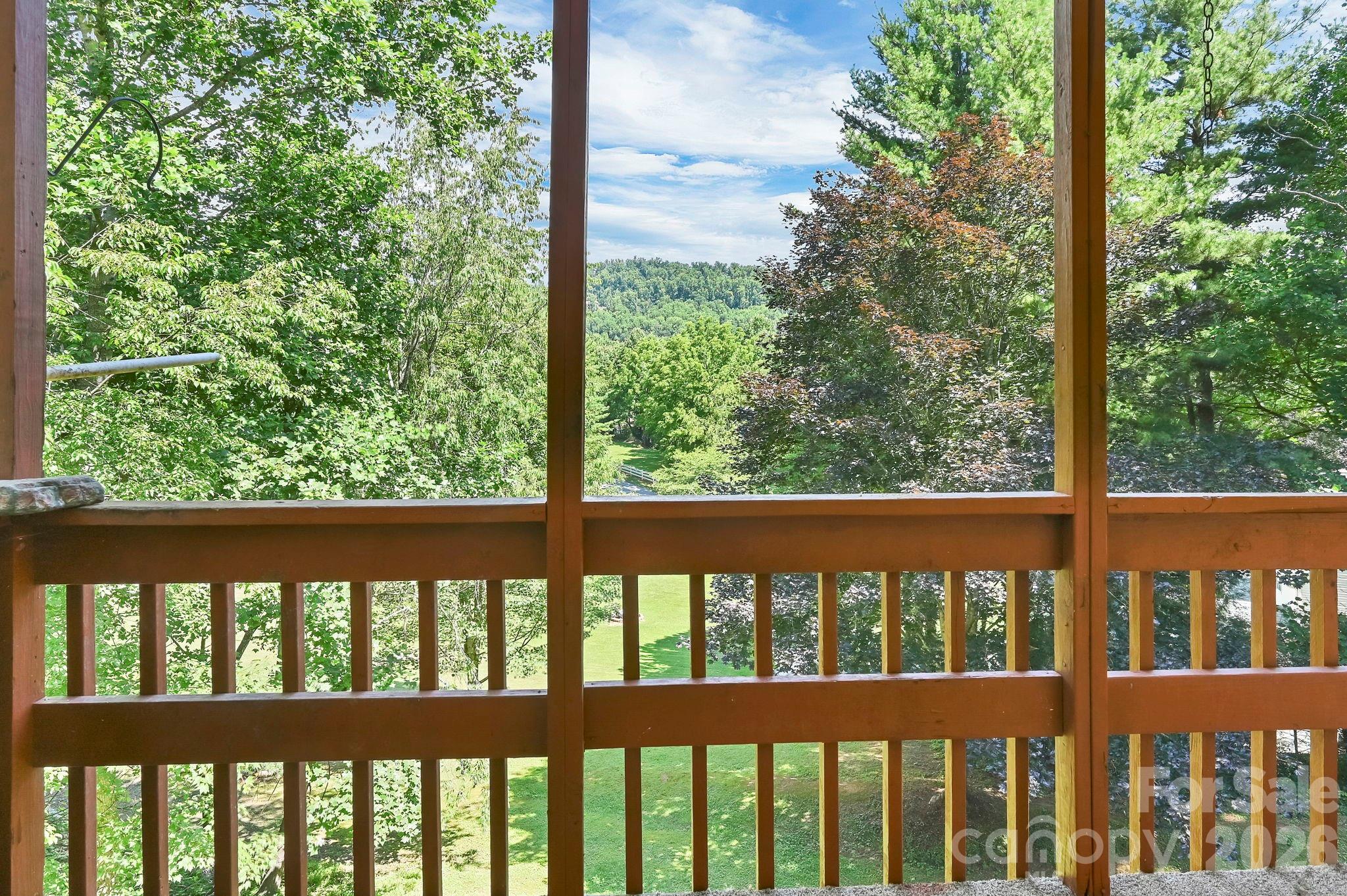 31 Surrey Run Property Photo 20