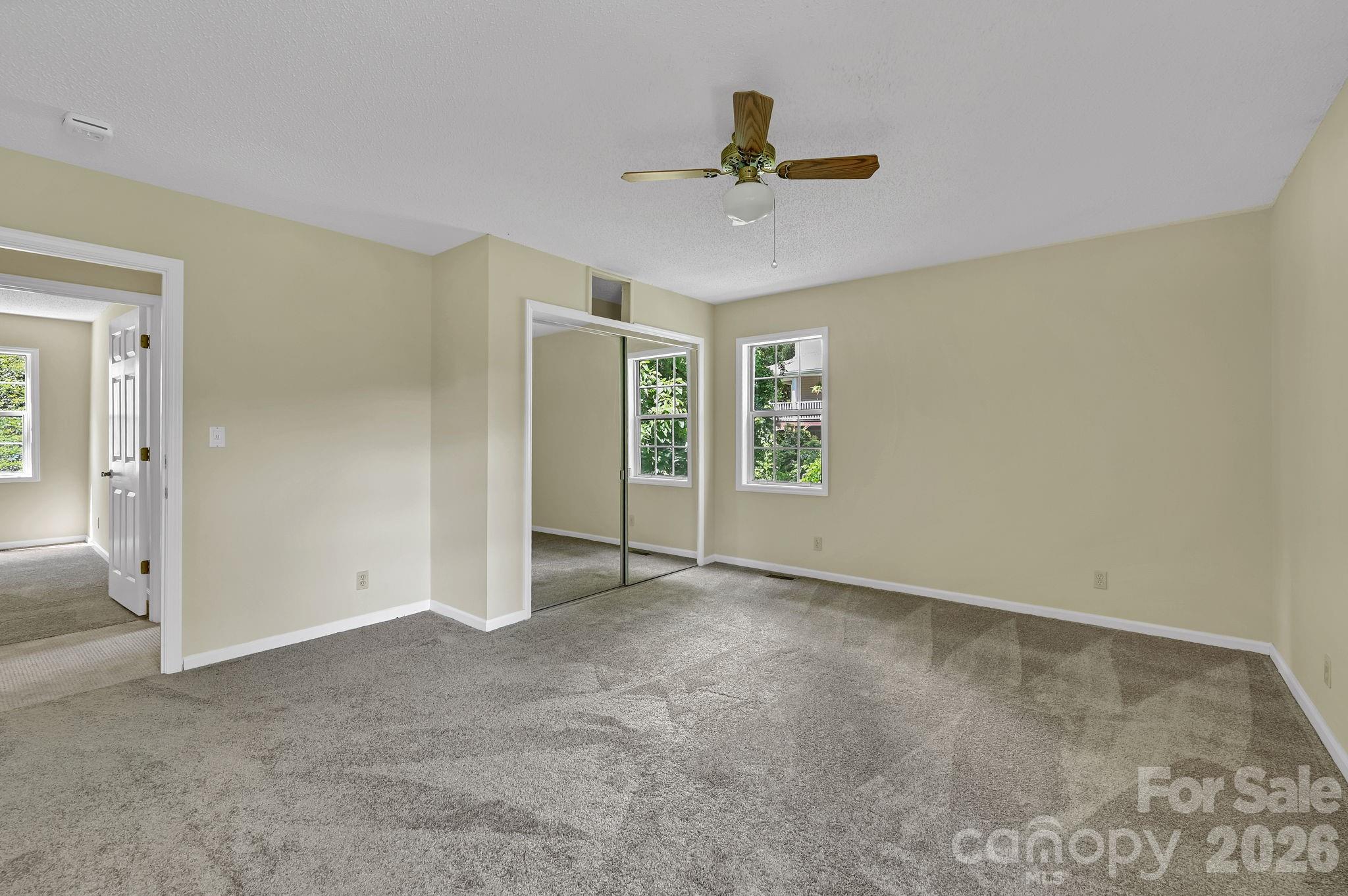 31 Surrey Run Property Photo 25