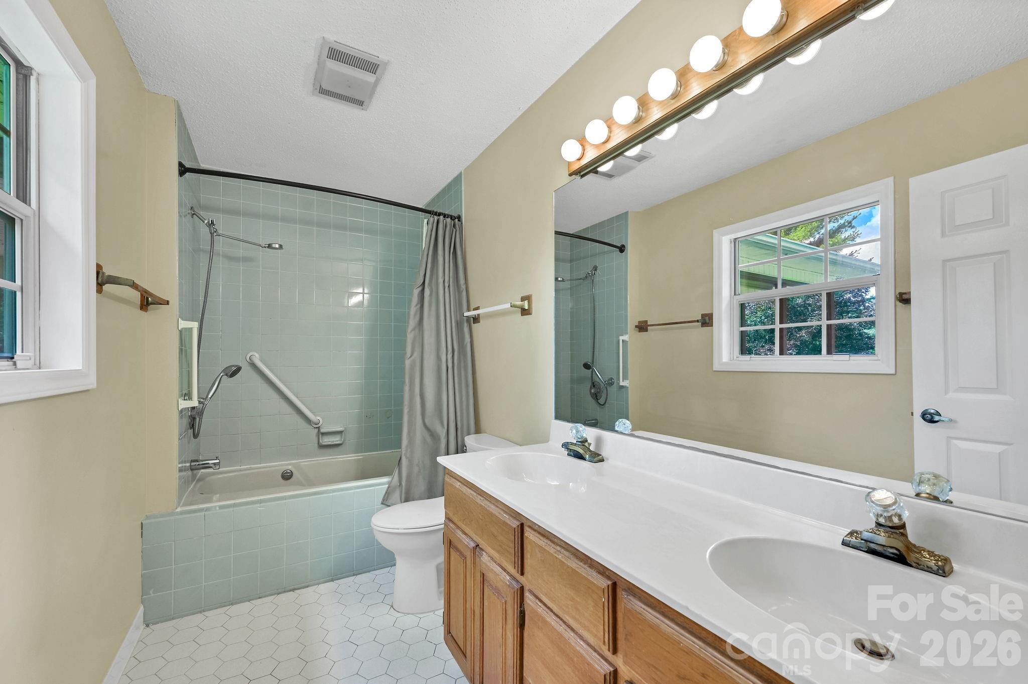 31 Surrey Run Property Photo 26