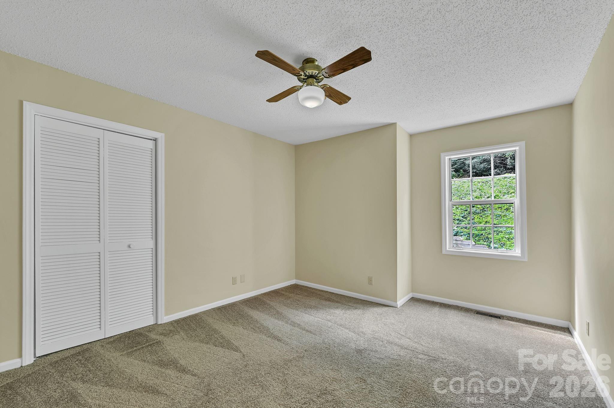 31 Surrey Run Property Photo 28