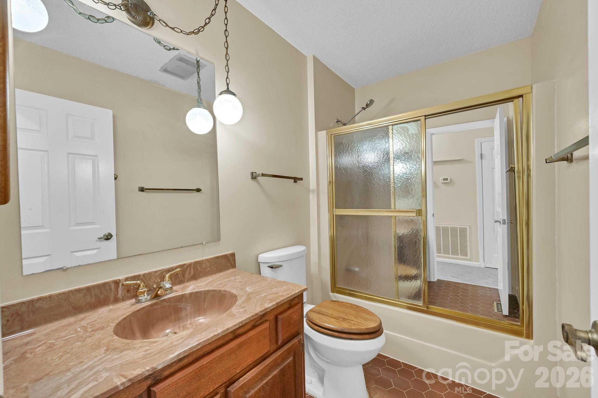 31 Surrey Run Property Photo 29