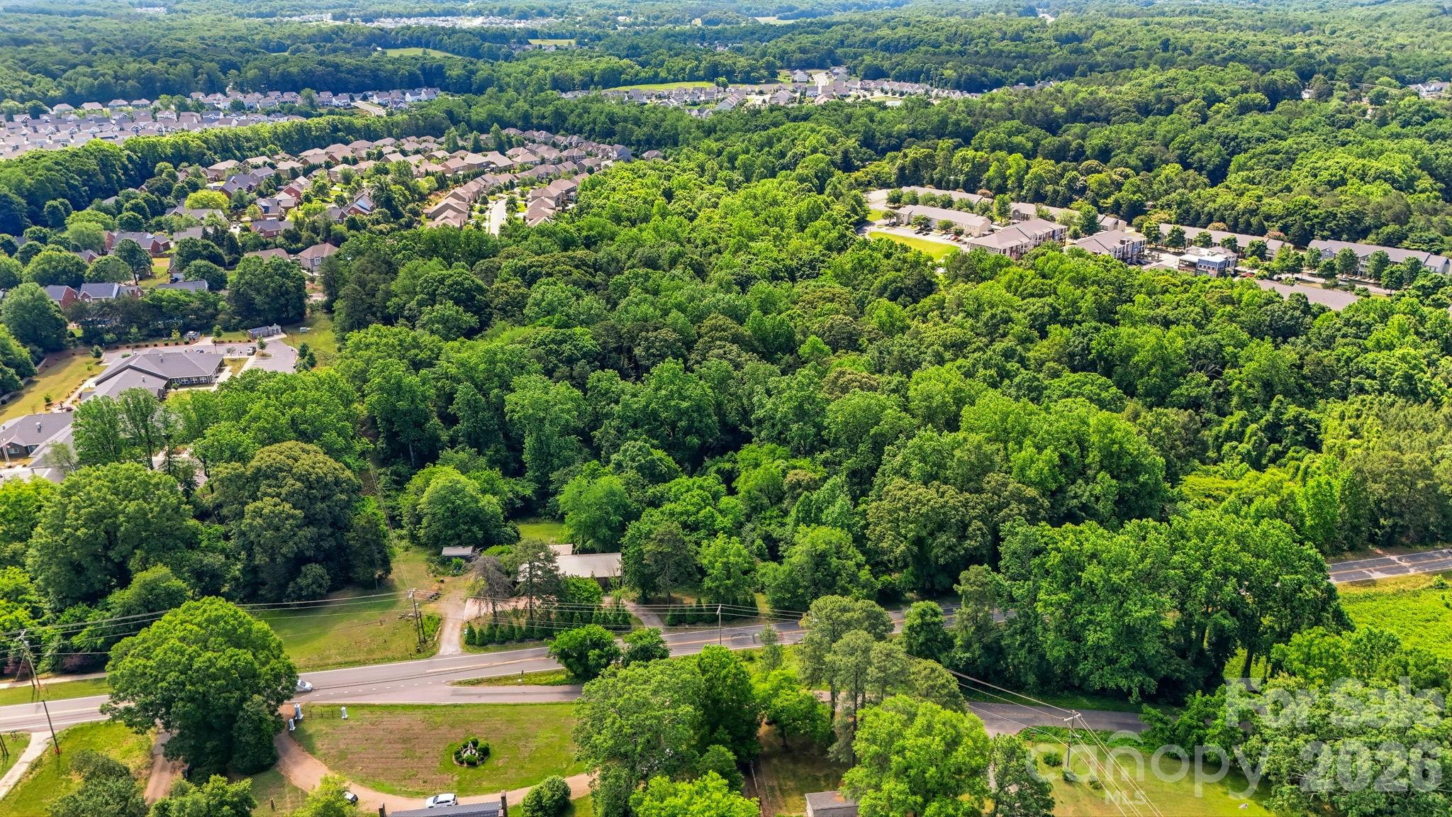 1321 Mecklenburg Highway Property Photo 3