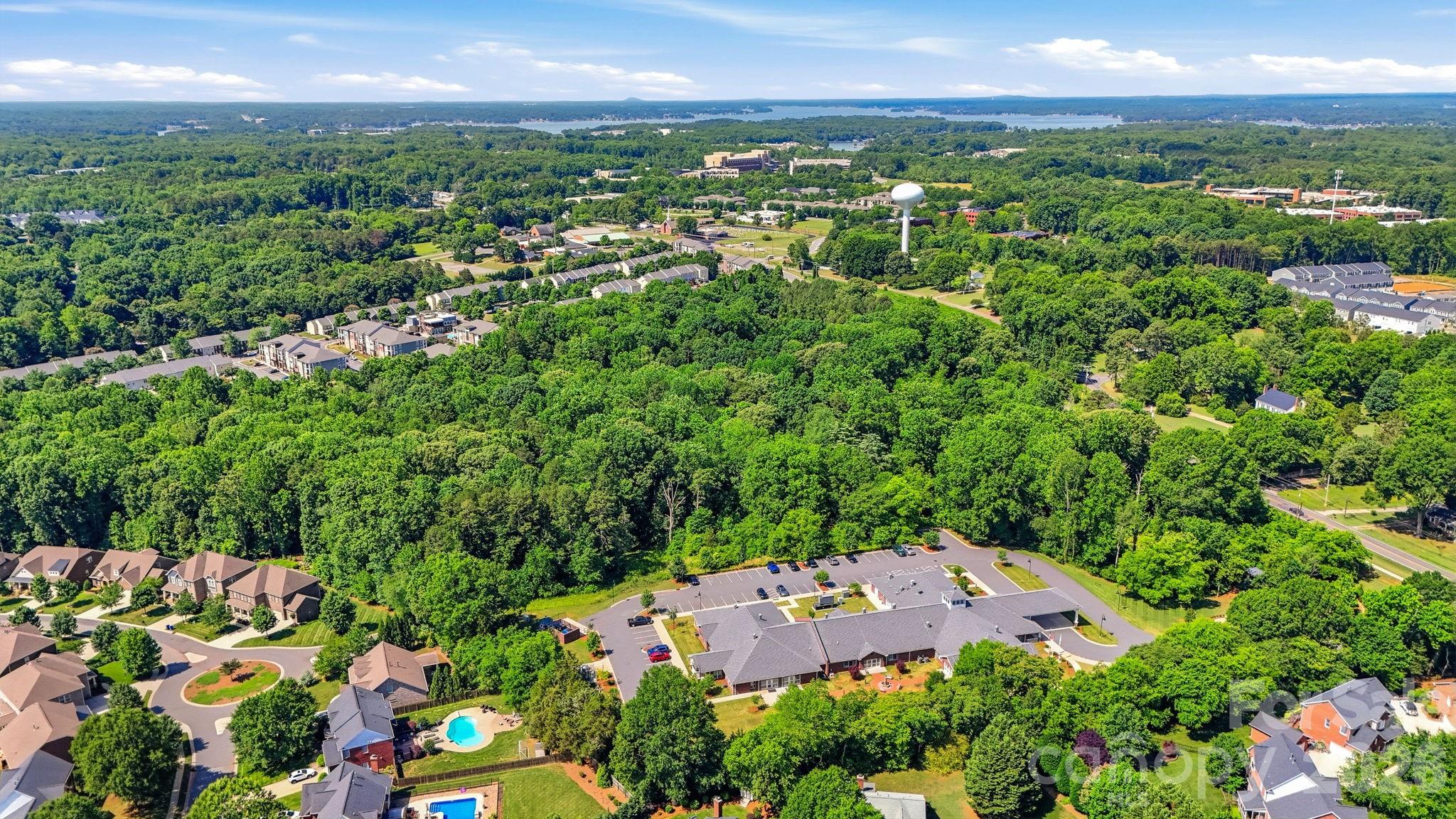1321 Mecklenburg Highway Property Photo 12