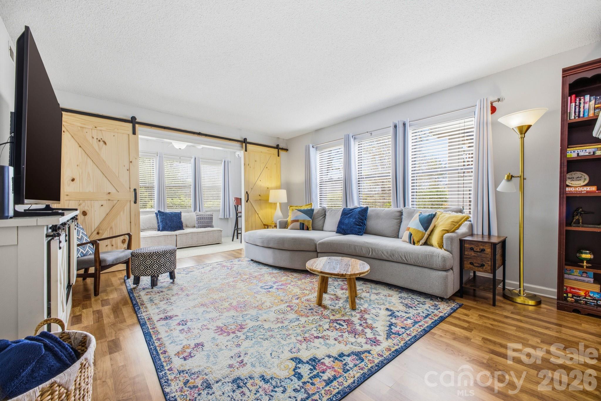 2305 Abbey Circle Property Photo 3