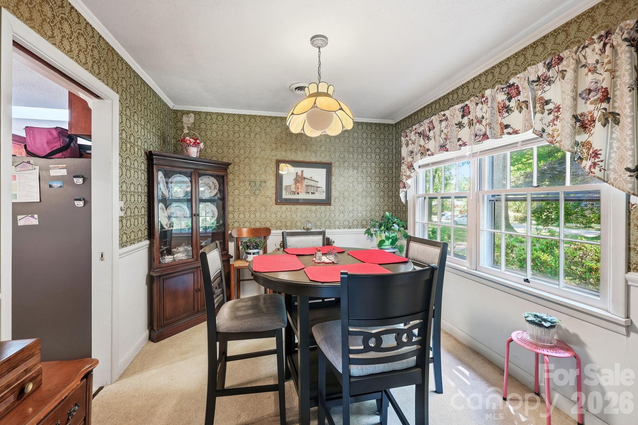 401 White Oaks Drive Property Photo 9