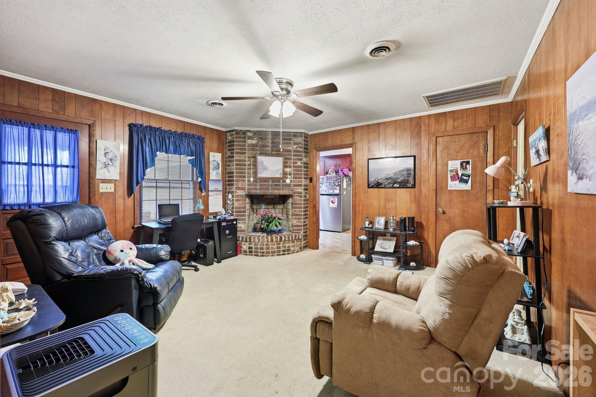 401 White Oaks Drive Property Photo 10