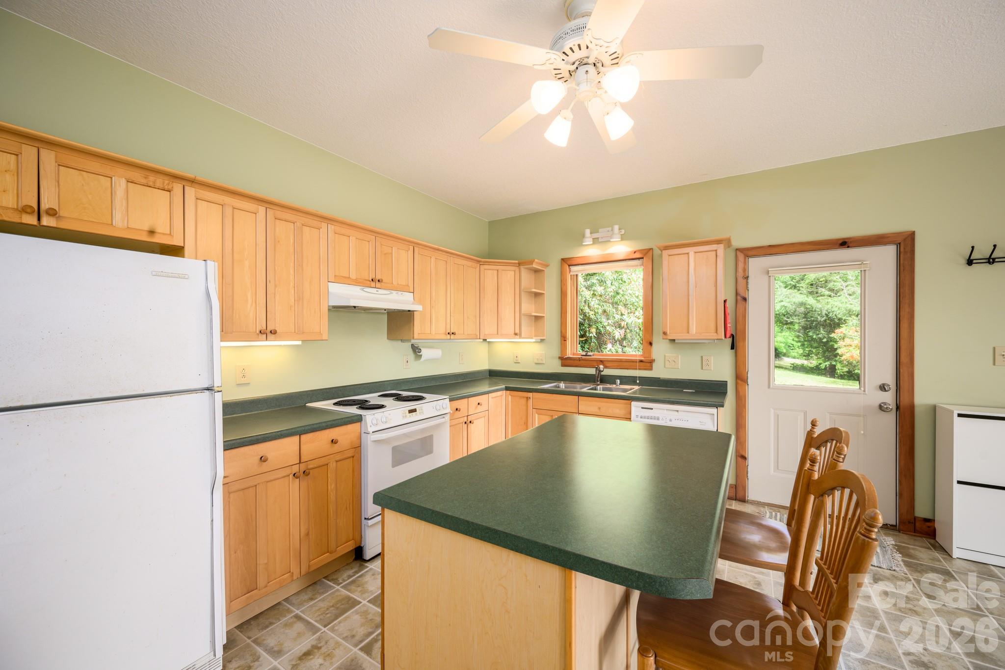 1299 Pine Ridge Road 6 Property Photo 5