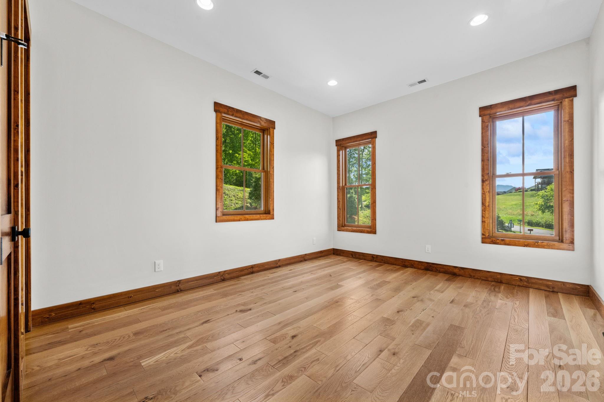 750 Silver Springs Drive 43 Property Photo 16