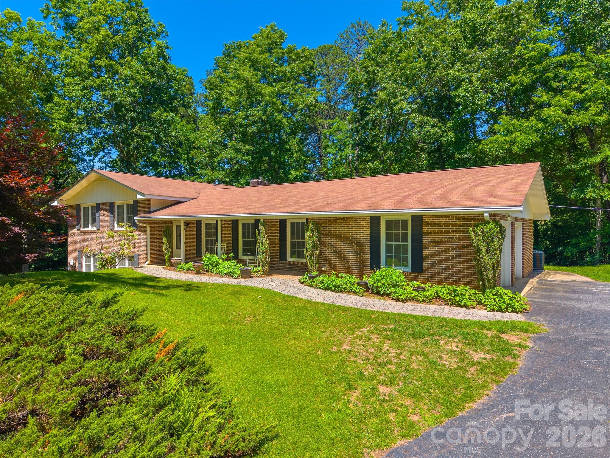 1747 University Heights Road Property Photo 1